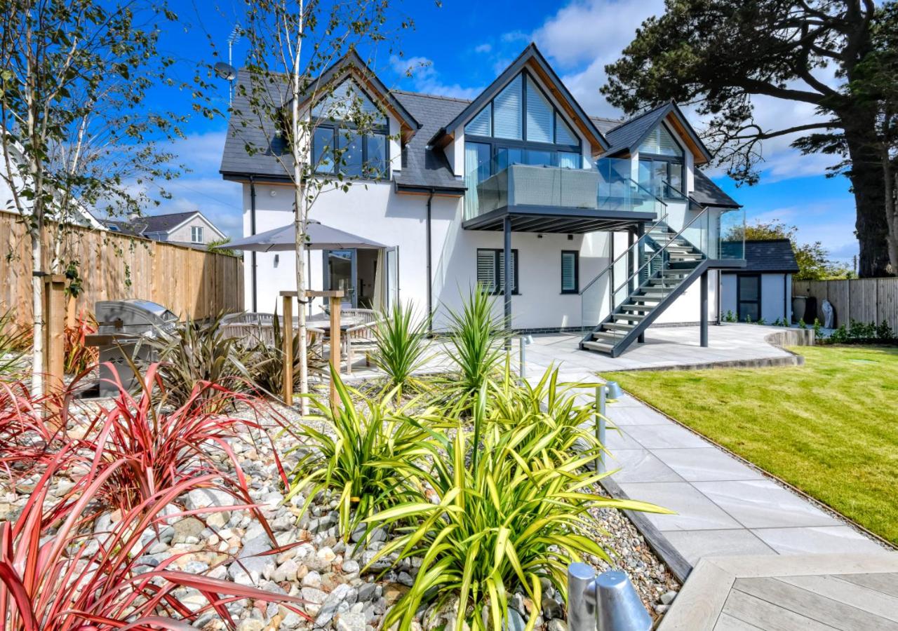 4 Bed in Abersoch oc-skylab