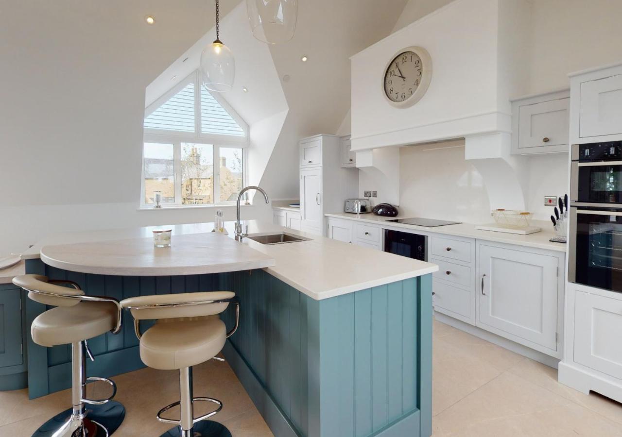 4 Bed in Abersoch oc-skylab
