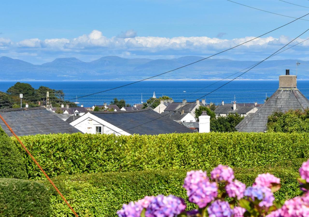 4 Bed in Abersoch oc-skylab