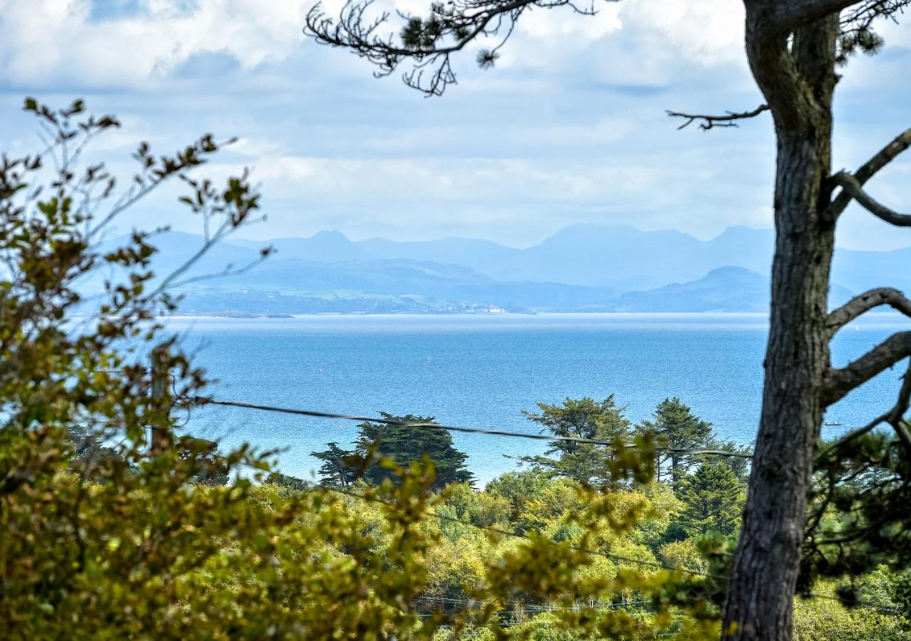 4 Bed in Abersoch oc-skylab