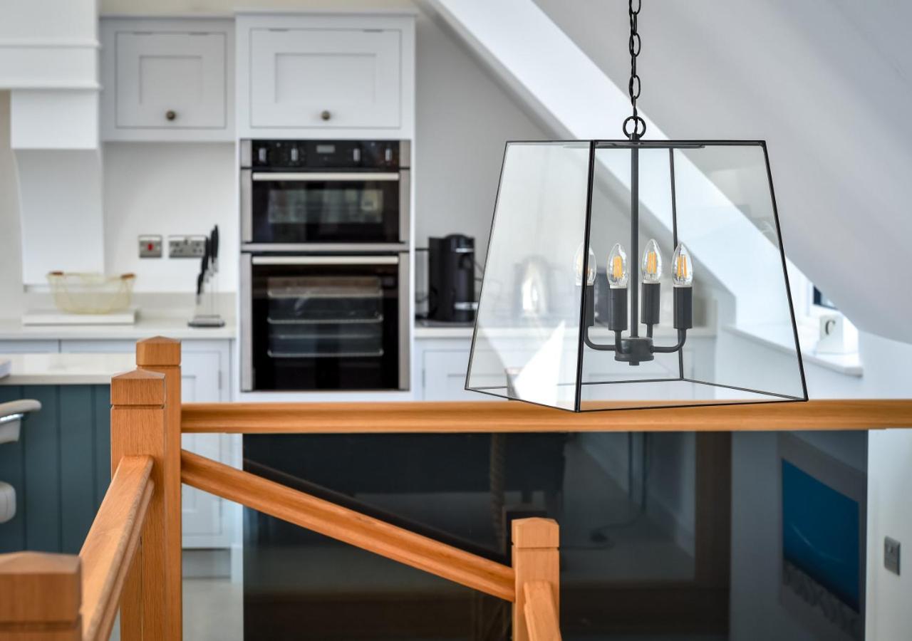 4 Bed in Abersoch oc-skylab