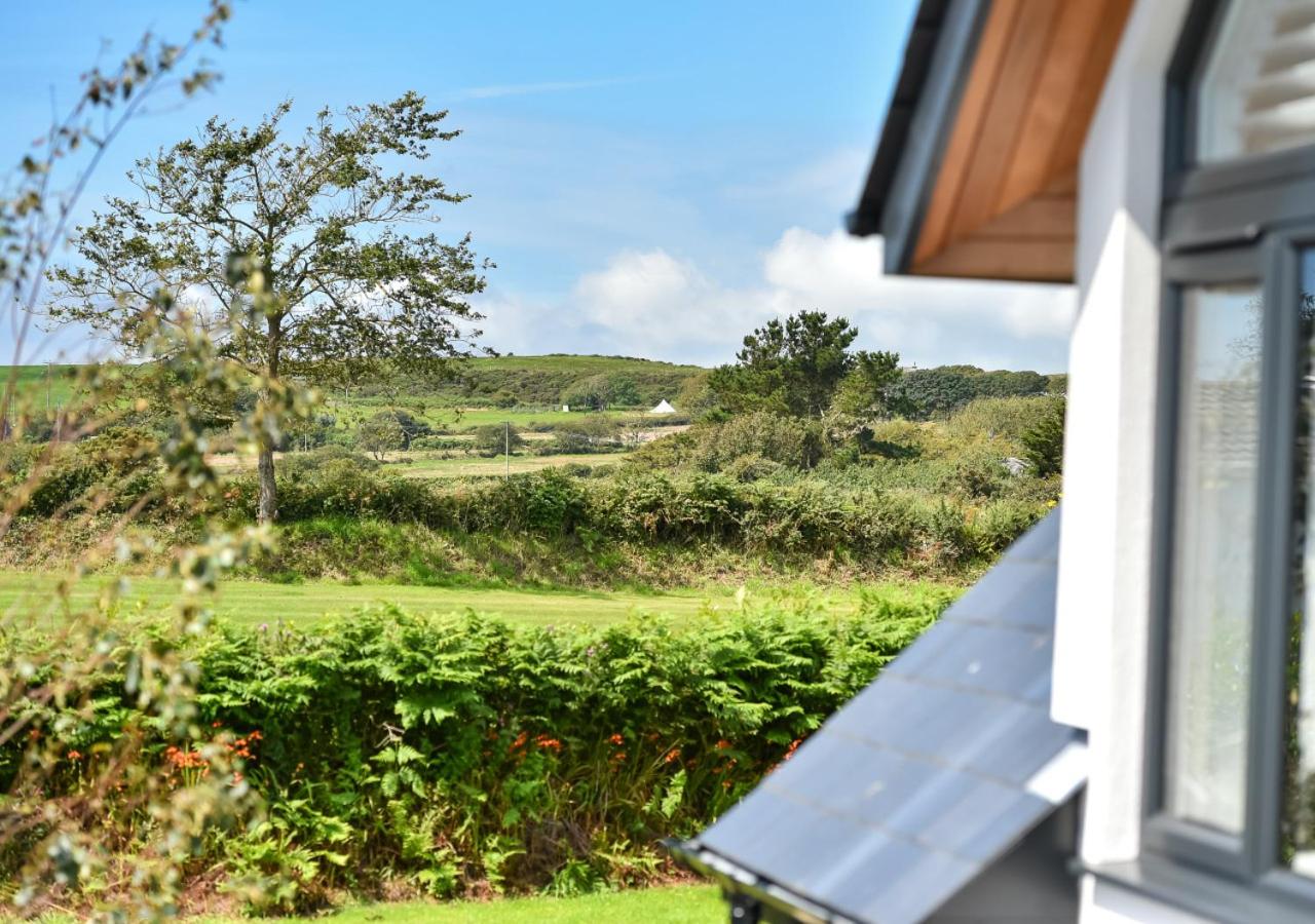 4 Bed in Abersoch oc-skylab