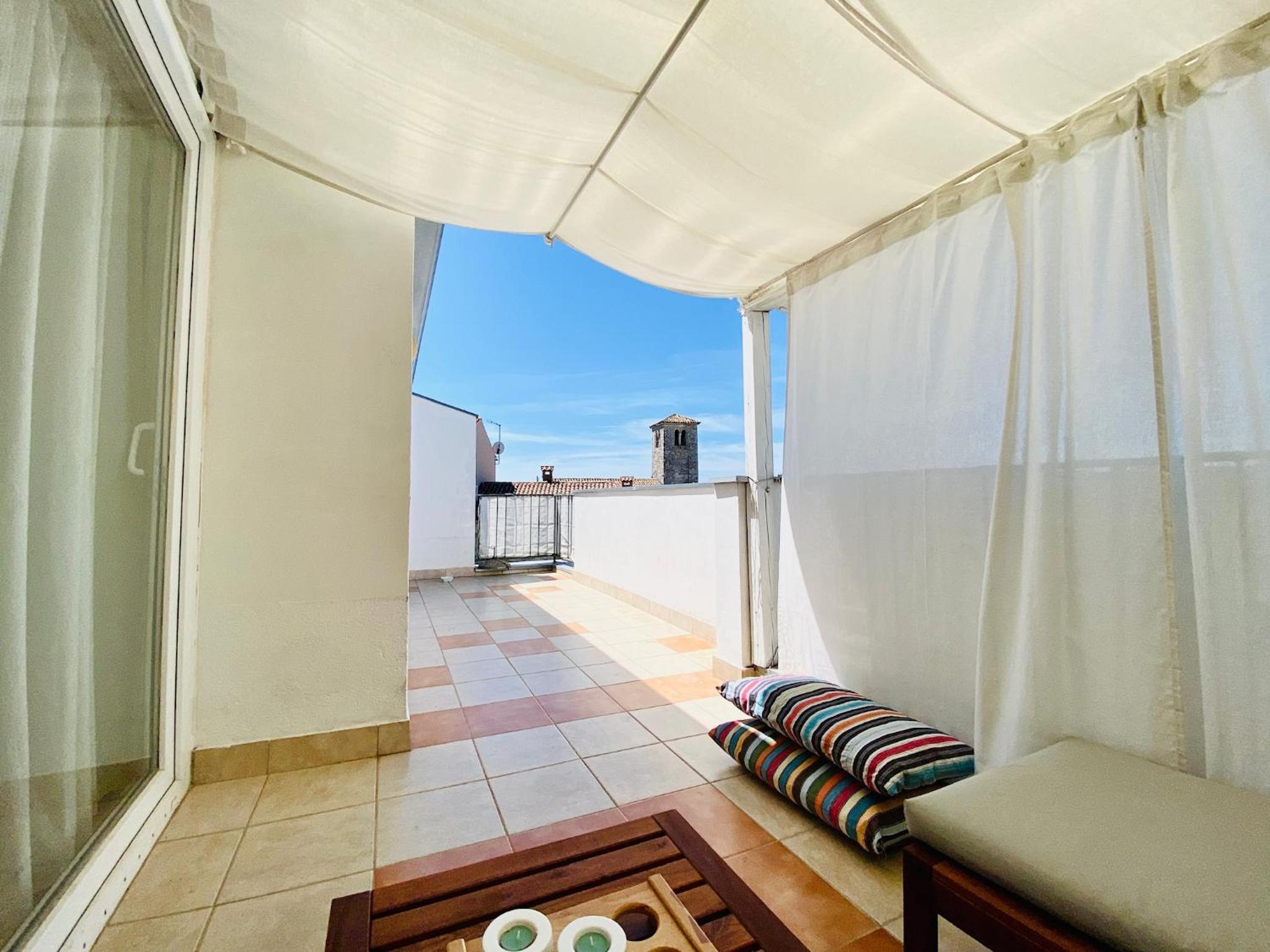Pet-friendly two-room family apartment in magical Bale view 3