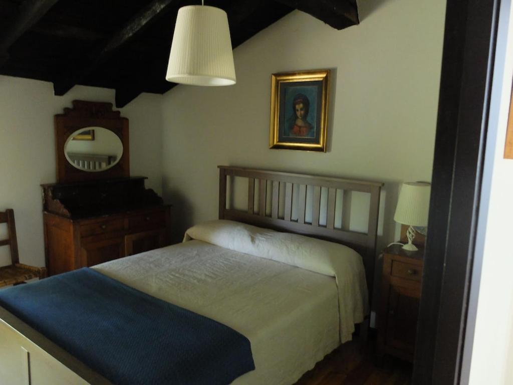 Etxetxobarri, caserío independiente con vistas a la crestería de Anboto