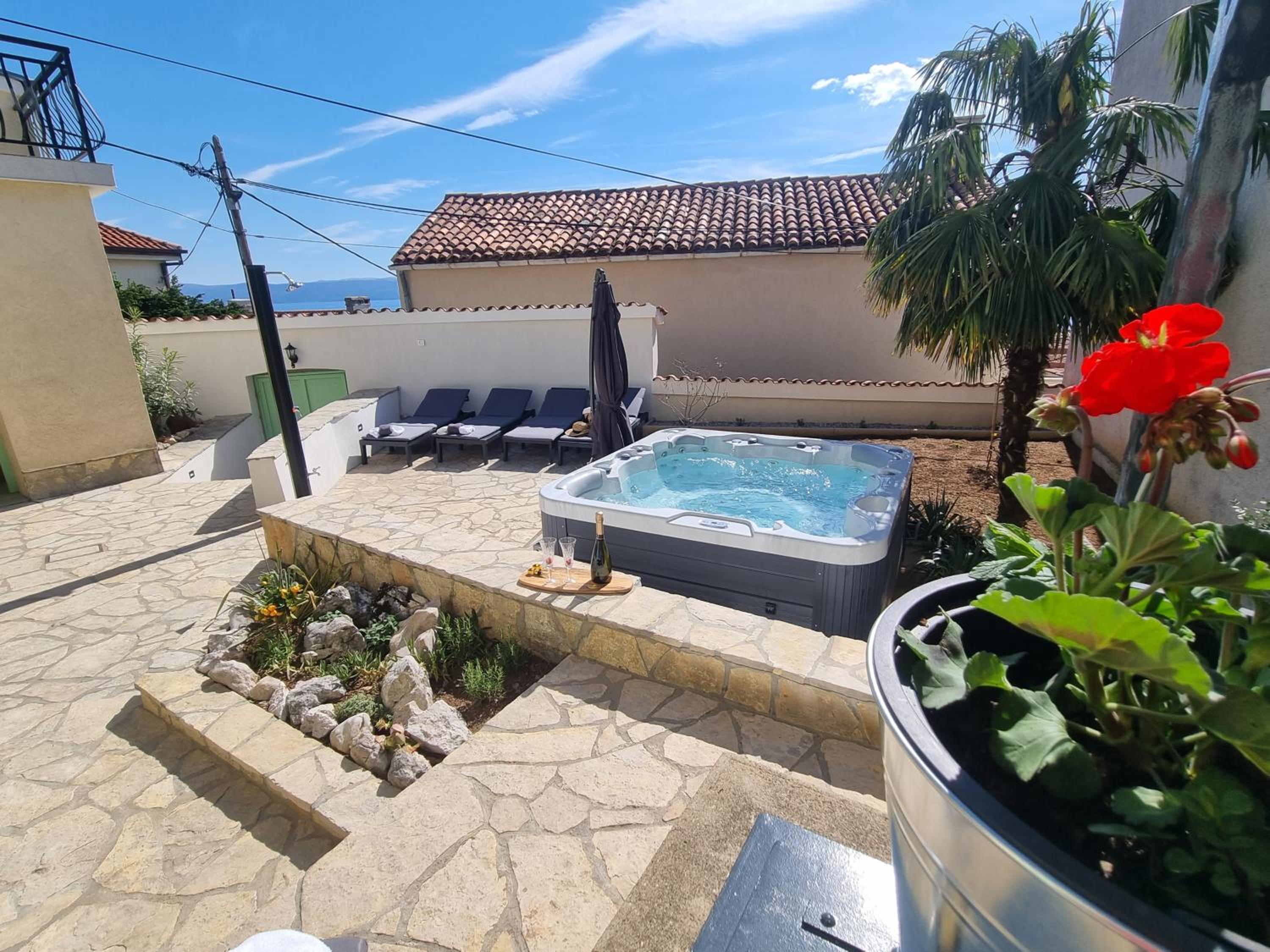 Holiday house Marea with jacuzzi view 4