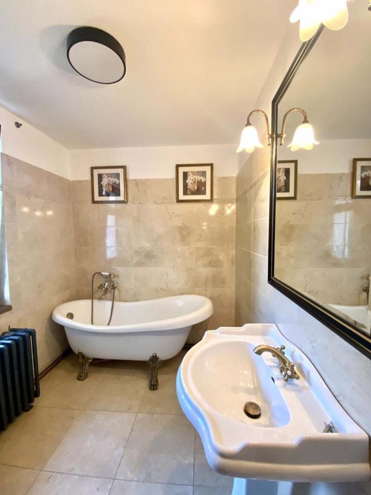 Apartment Holín