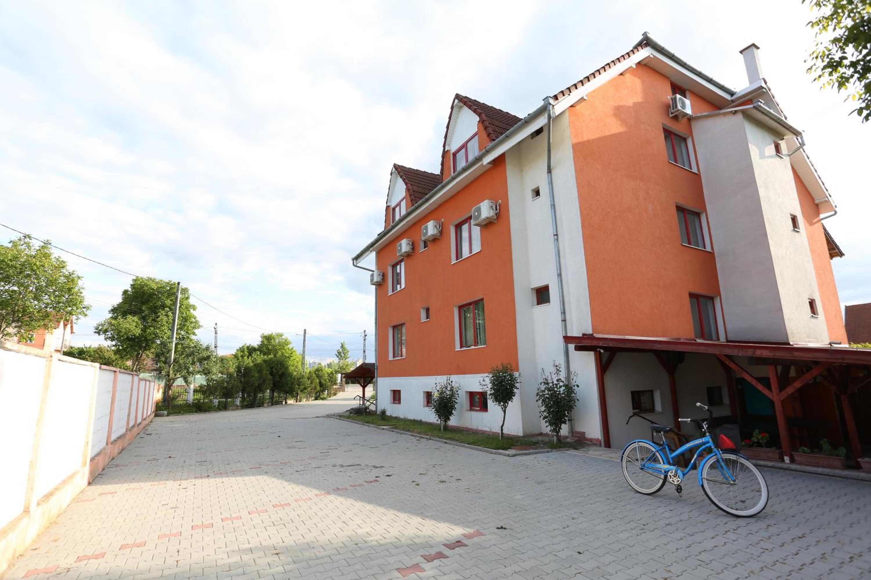 Pensiunea Casa Porojan view 4