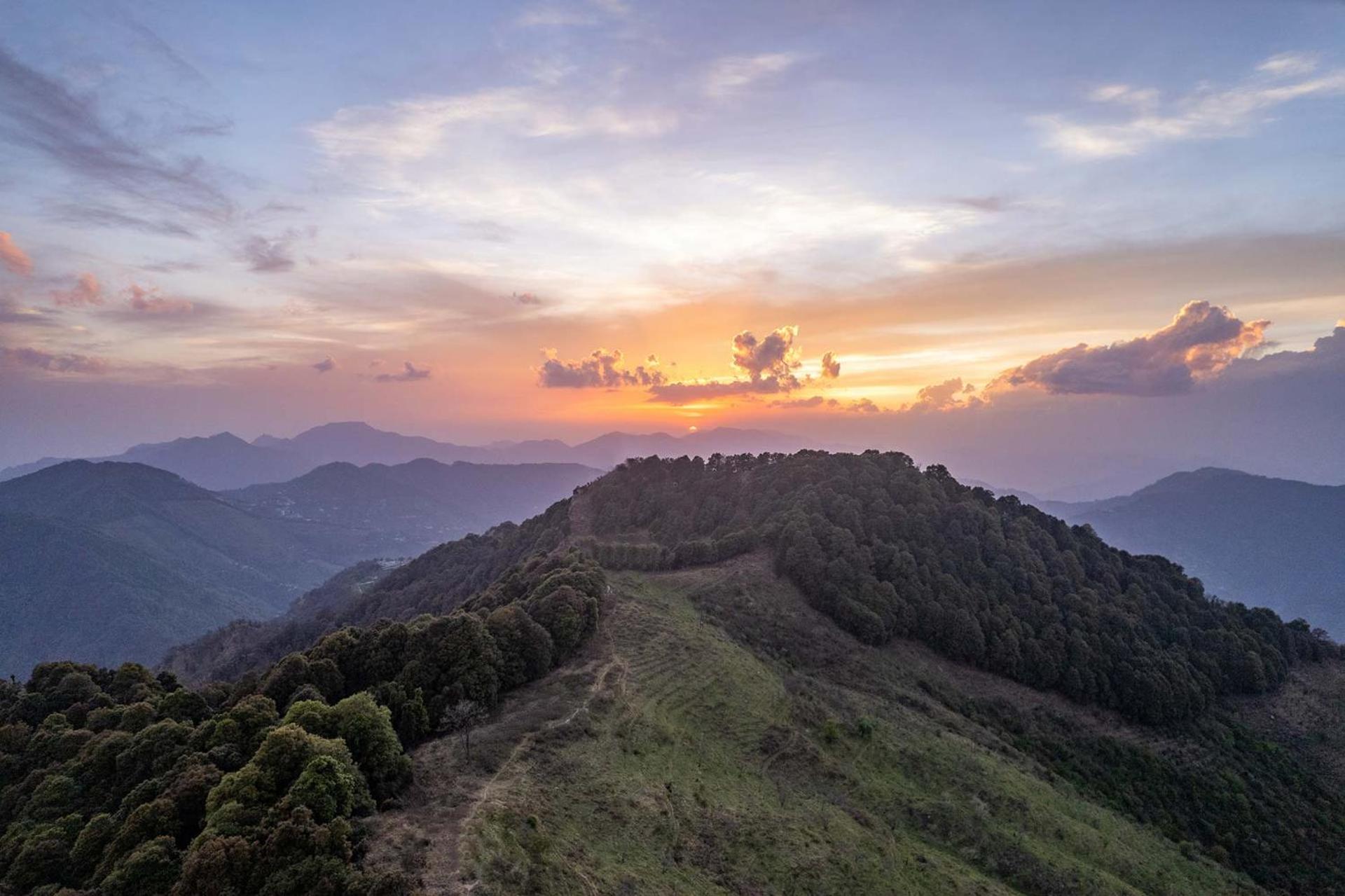 StayVista at Himalayan Haven- Panoramic Villa of the Himalayan range view 2