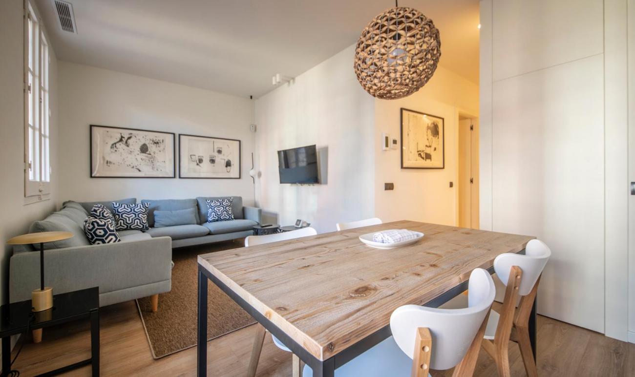 You Stylish City Center Apartments