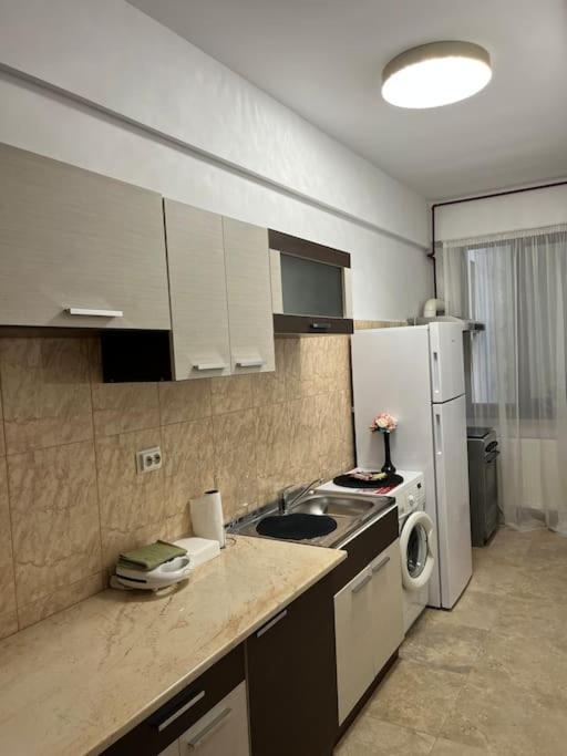 Cara Apartment 5 min walk to the train station view 4