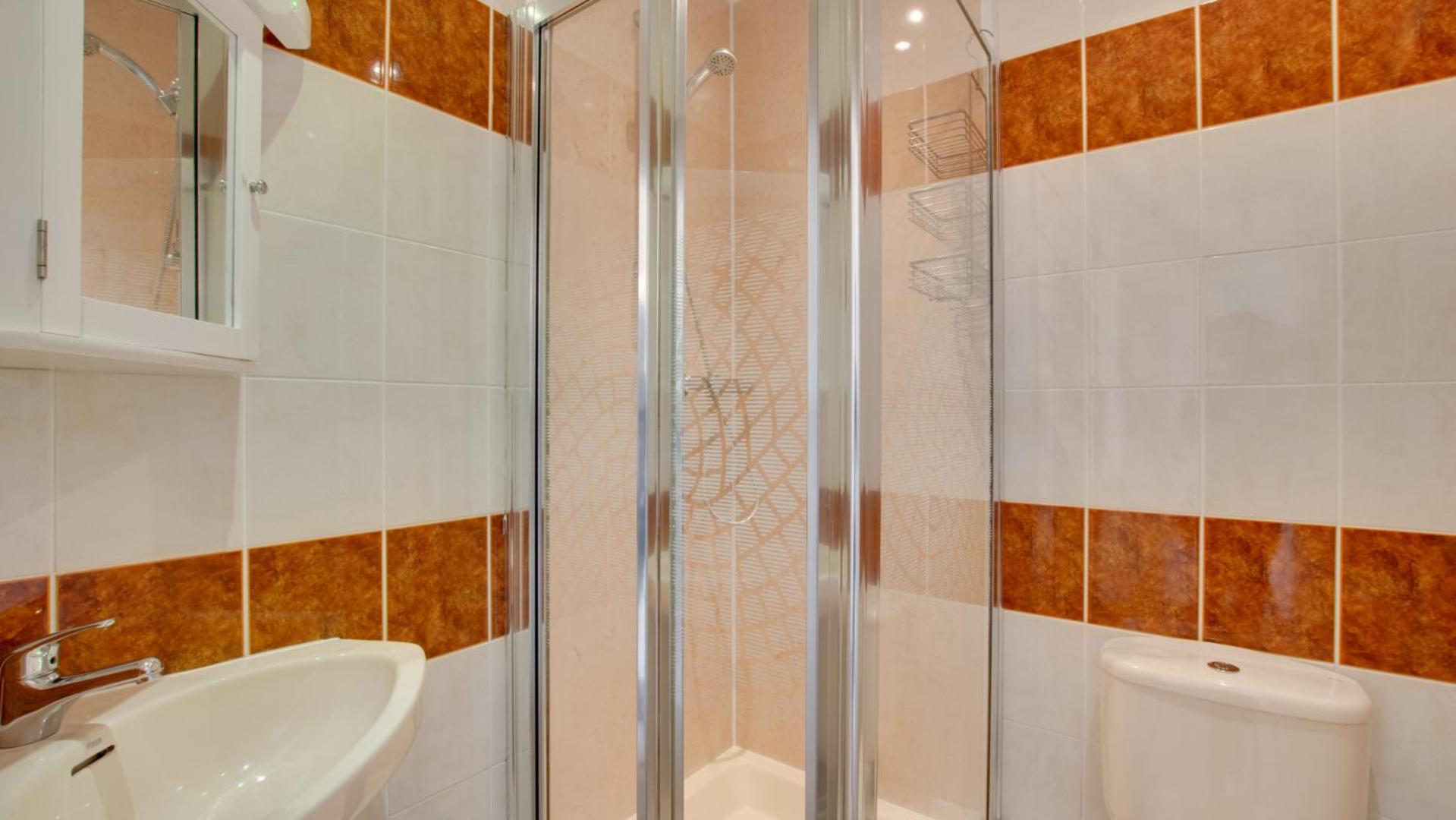 4 Bed in Gower oc-hh9906