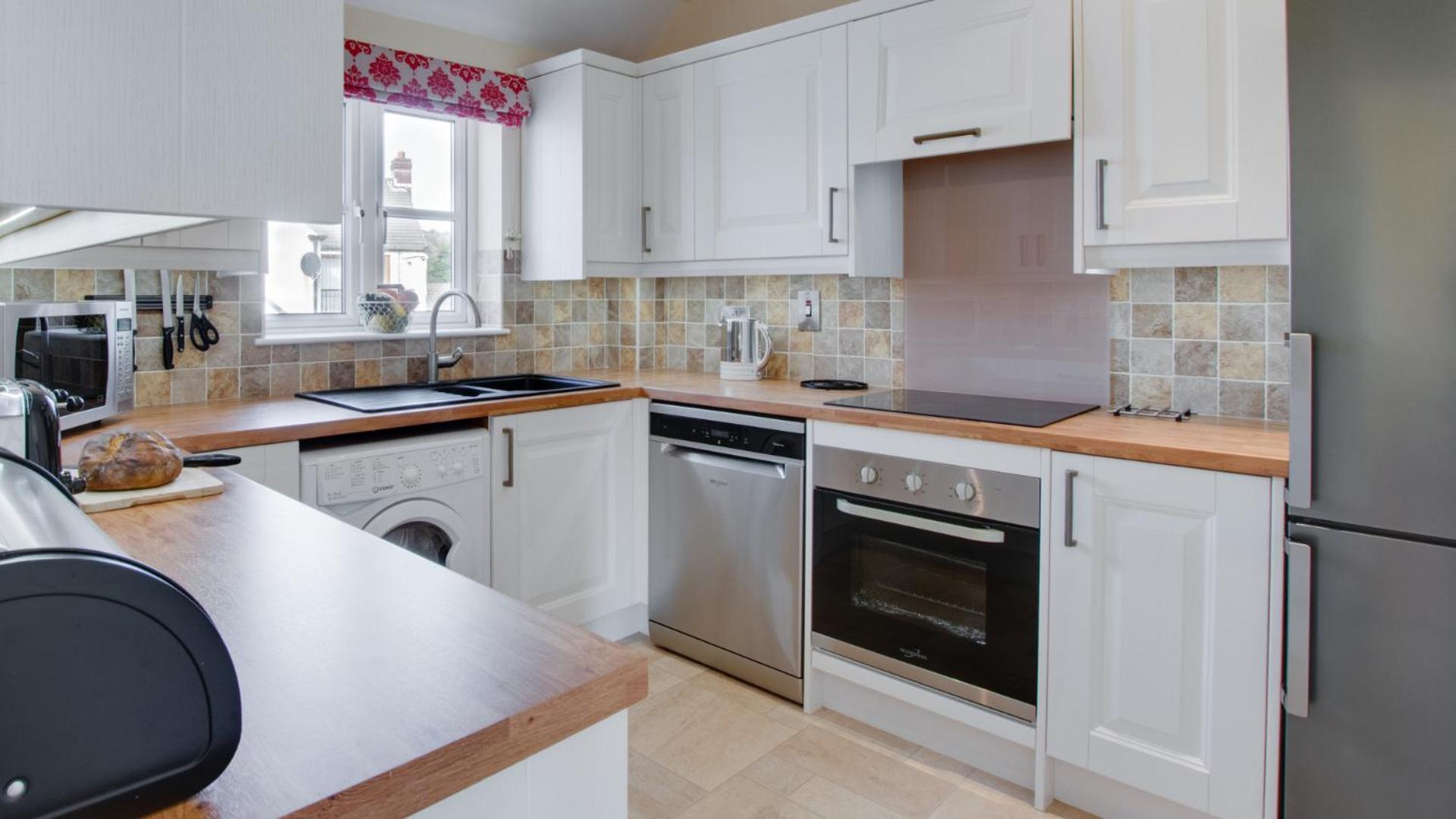 4 Bed in Port Eynon oc-hh9905