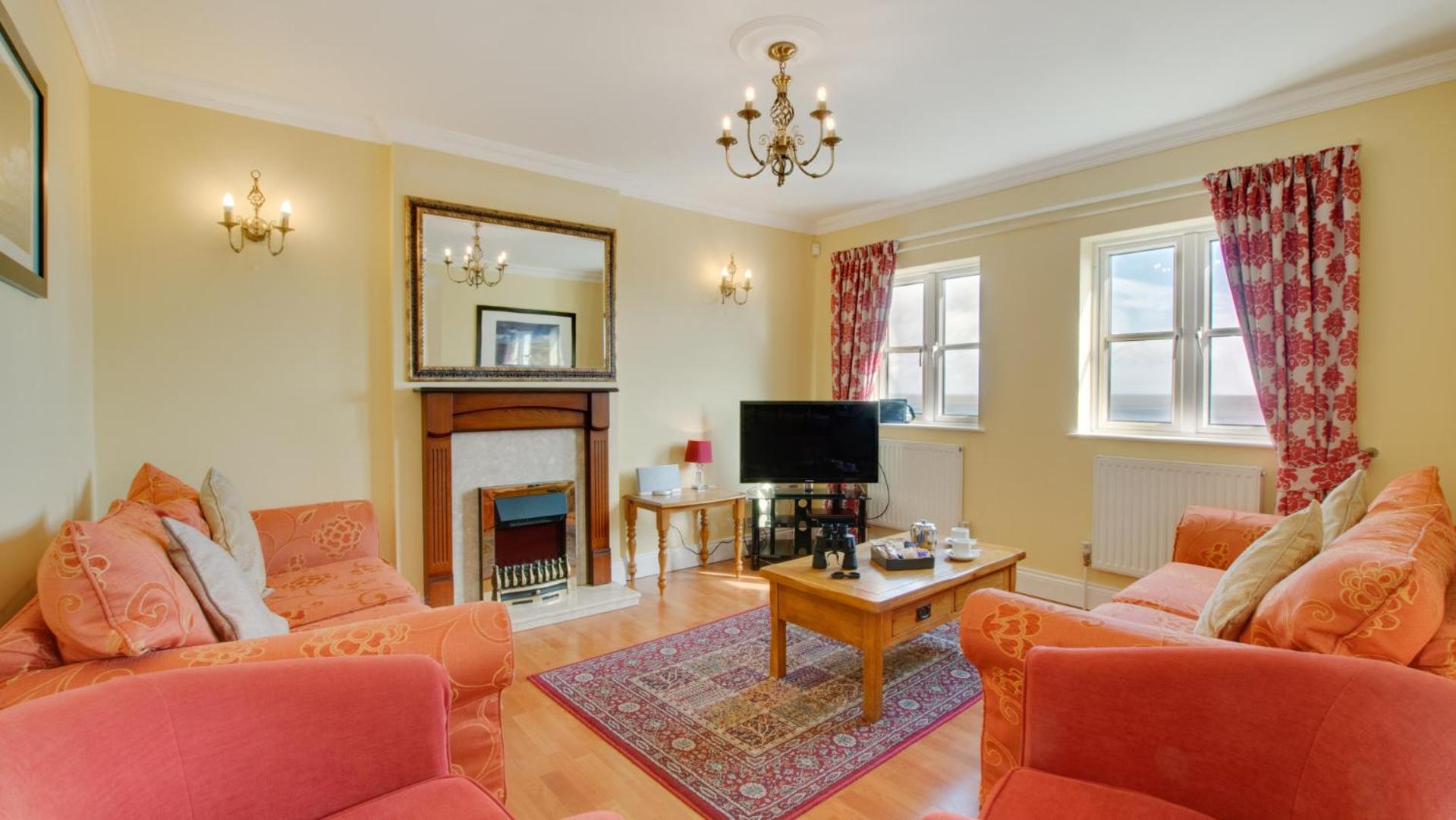 4 Bed in Port Eynon oc-hh9905