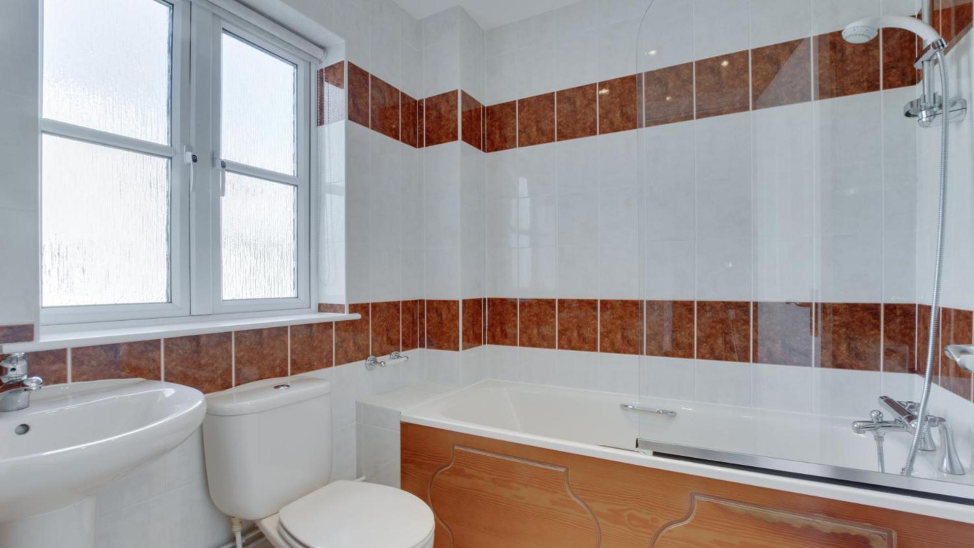 4 Bed in Port Eynon oc-hh9905