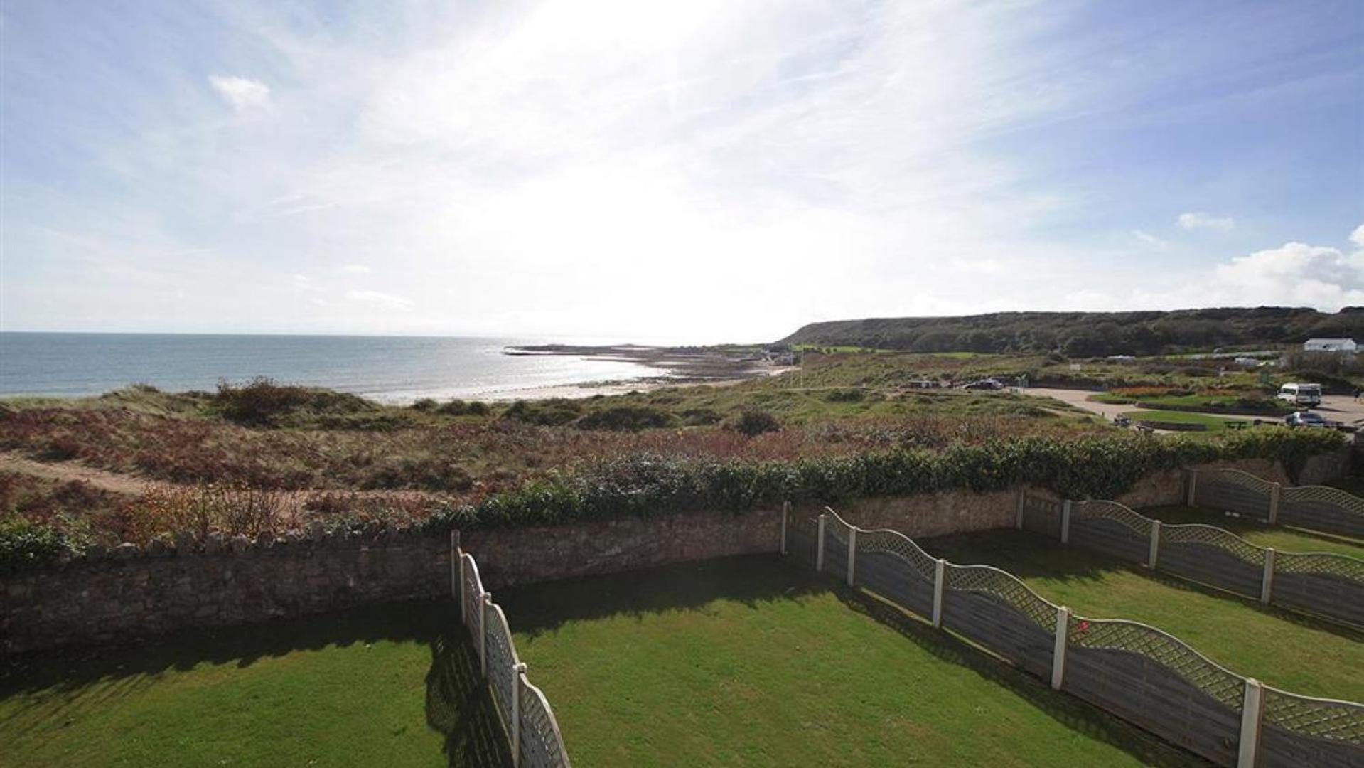 4 Bed in Port Eynon oc-hh9905