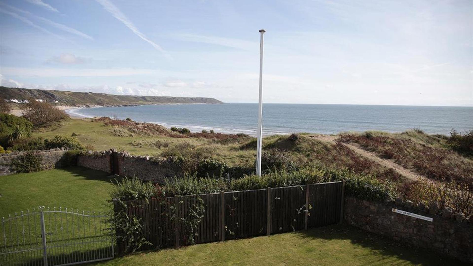 4 Bed in Port Eynon oc-hh9905