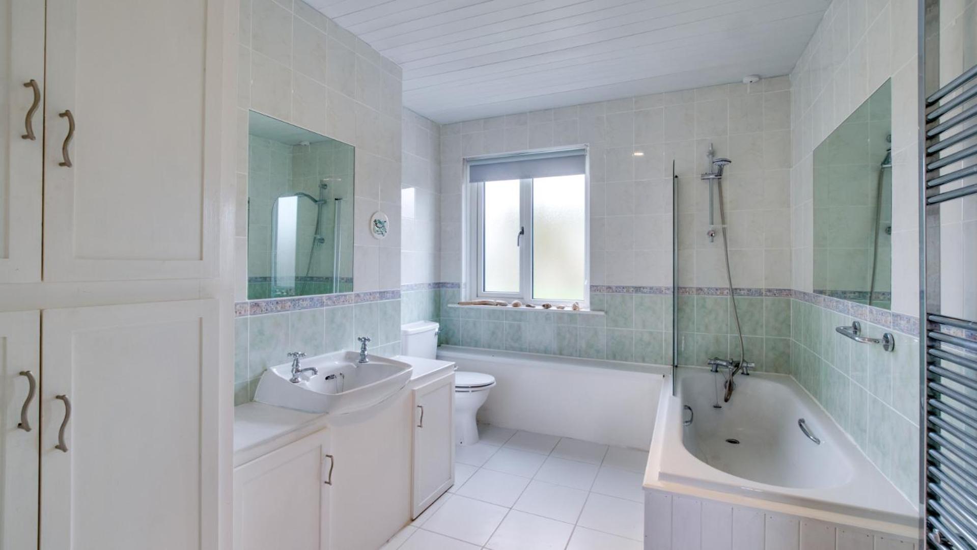 2 Bed in Llanmadoc oc-hh2110