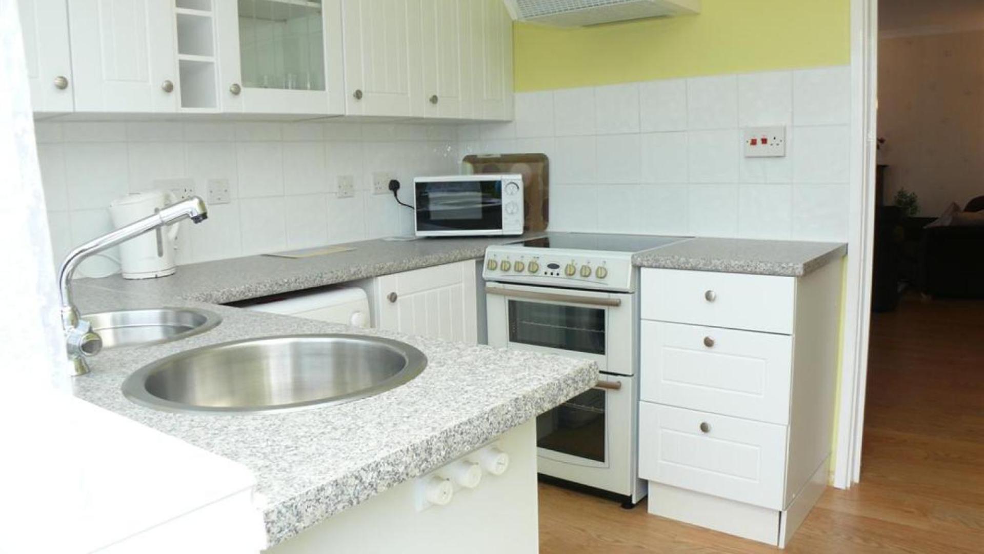 2 Bed in Mumbles oc-hh505 view 4