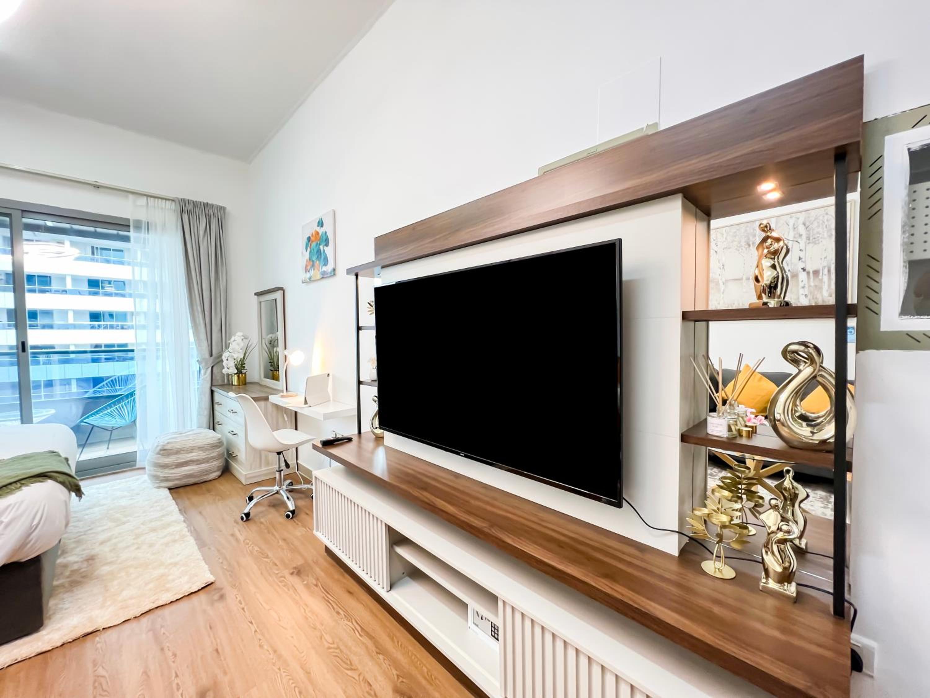 Luxury Studio Apartment Close to JBR Beach&Yacht Club&Metro-Available Airport Shuttle