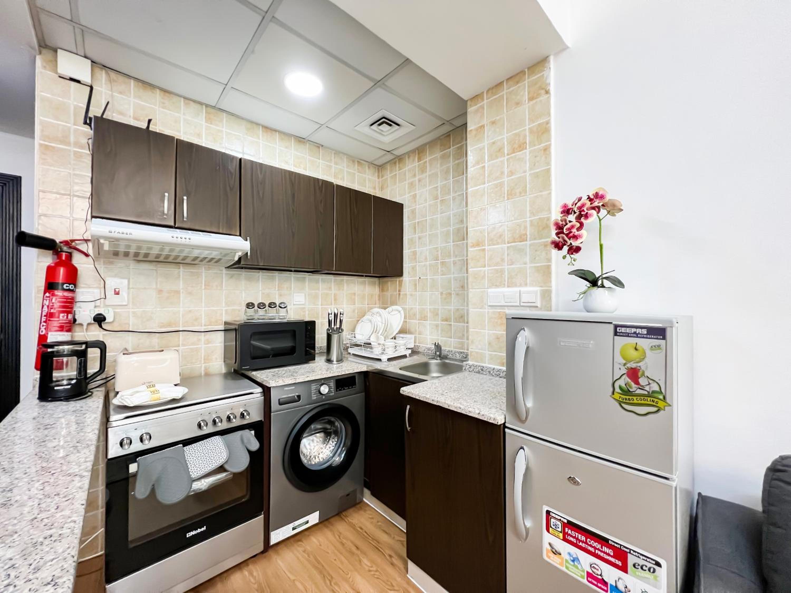 Luxury Studio Apartment Close to JBR Beach&Yacht Club&Metro-Available Airport Shuttle