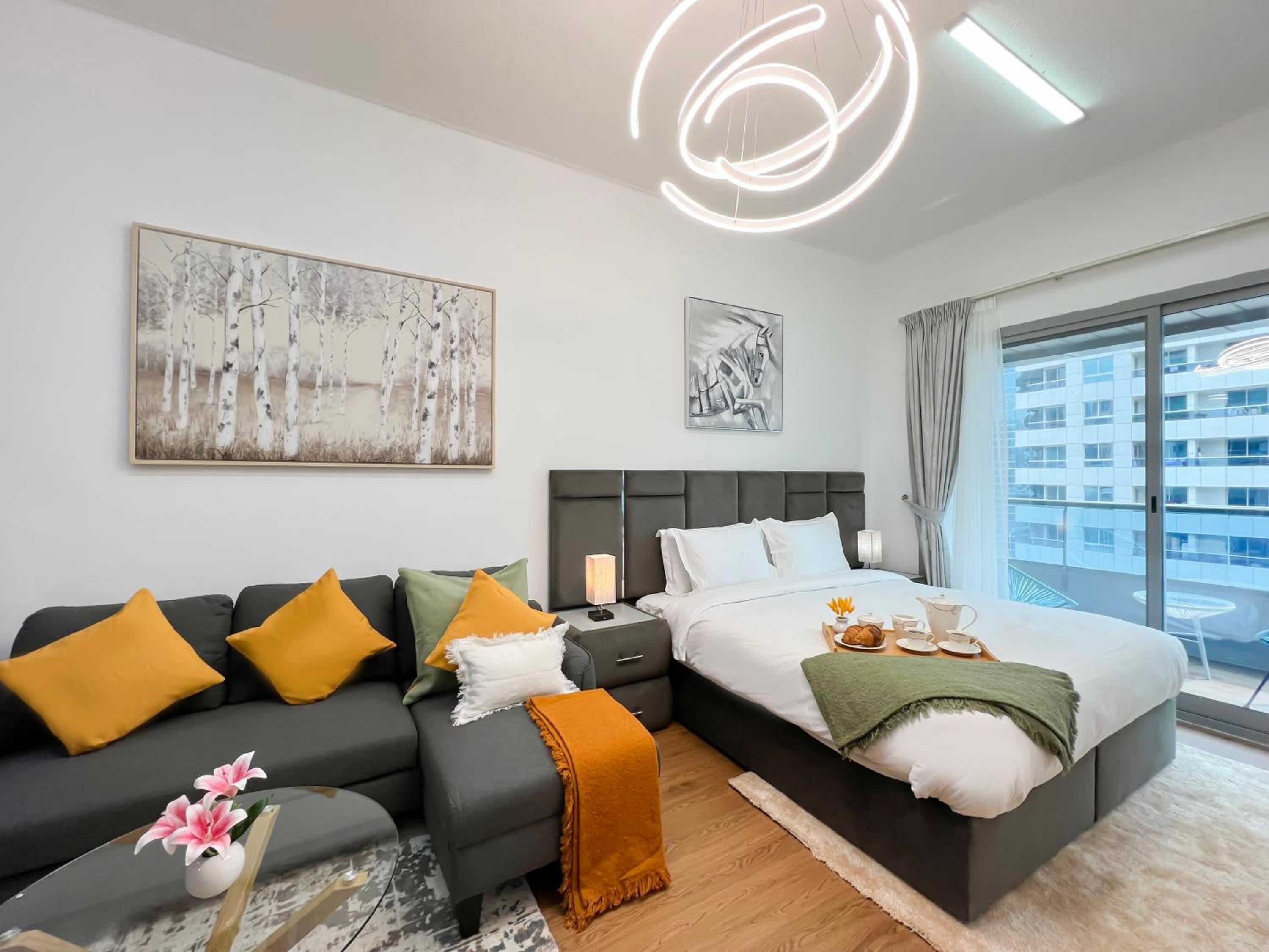 Luxury Studio Apartment Close to JBR Beach&Yacht Club&Metro-Available Airport Shuttle