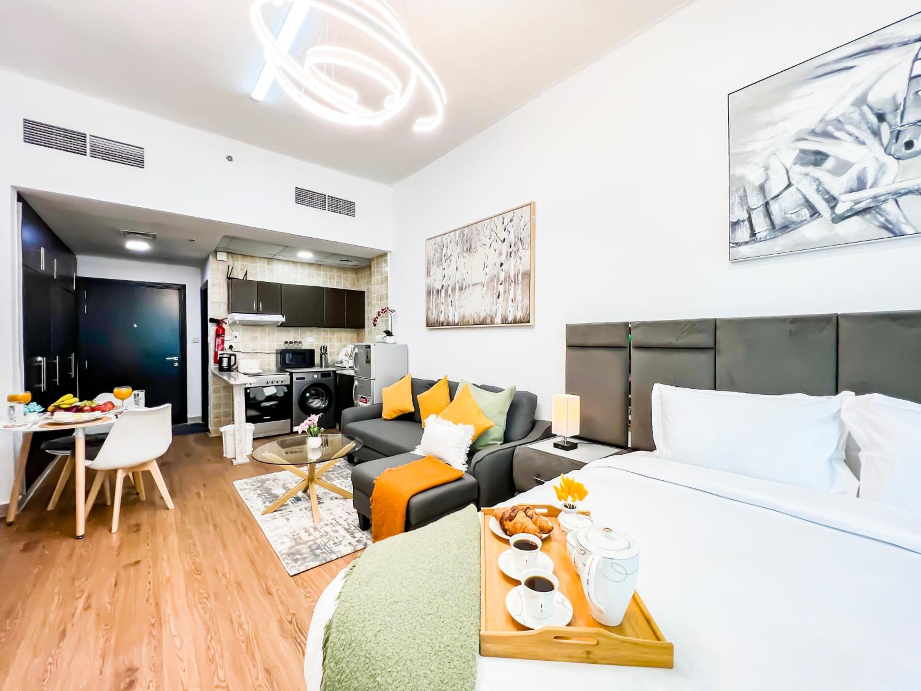 Luxury Studio Apartment Close to JBR Beach&Yacht Club&Metro-Available Airport Shuttle