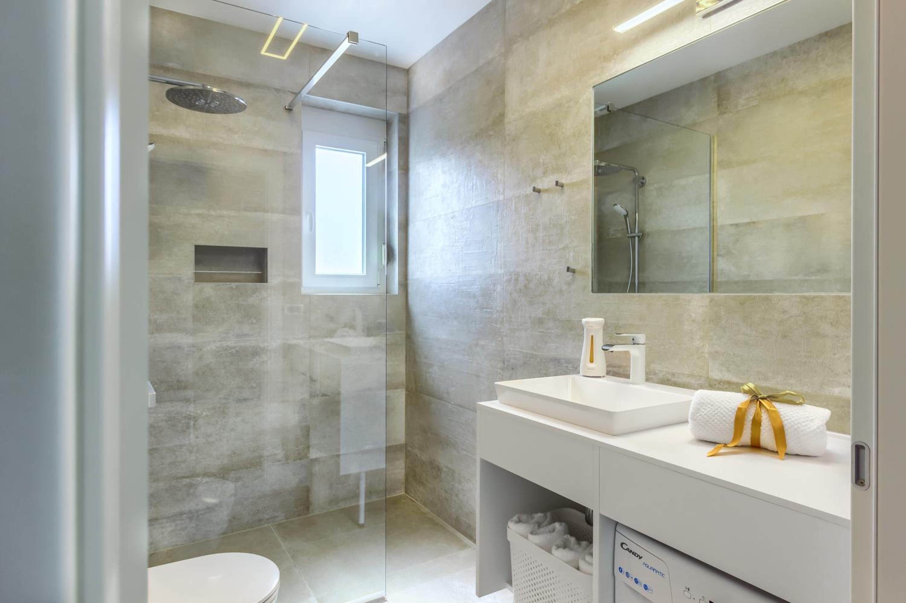 White Residence Luxury Apartment Bibinje