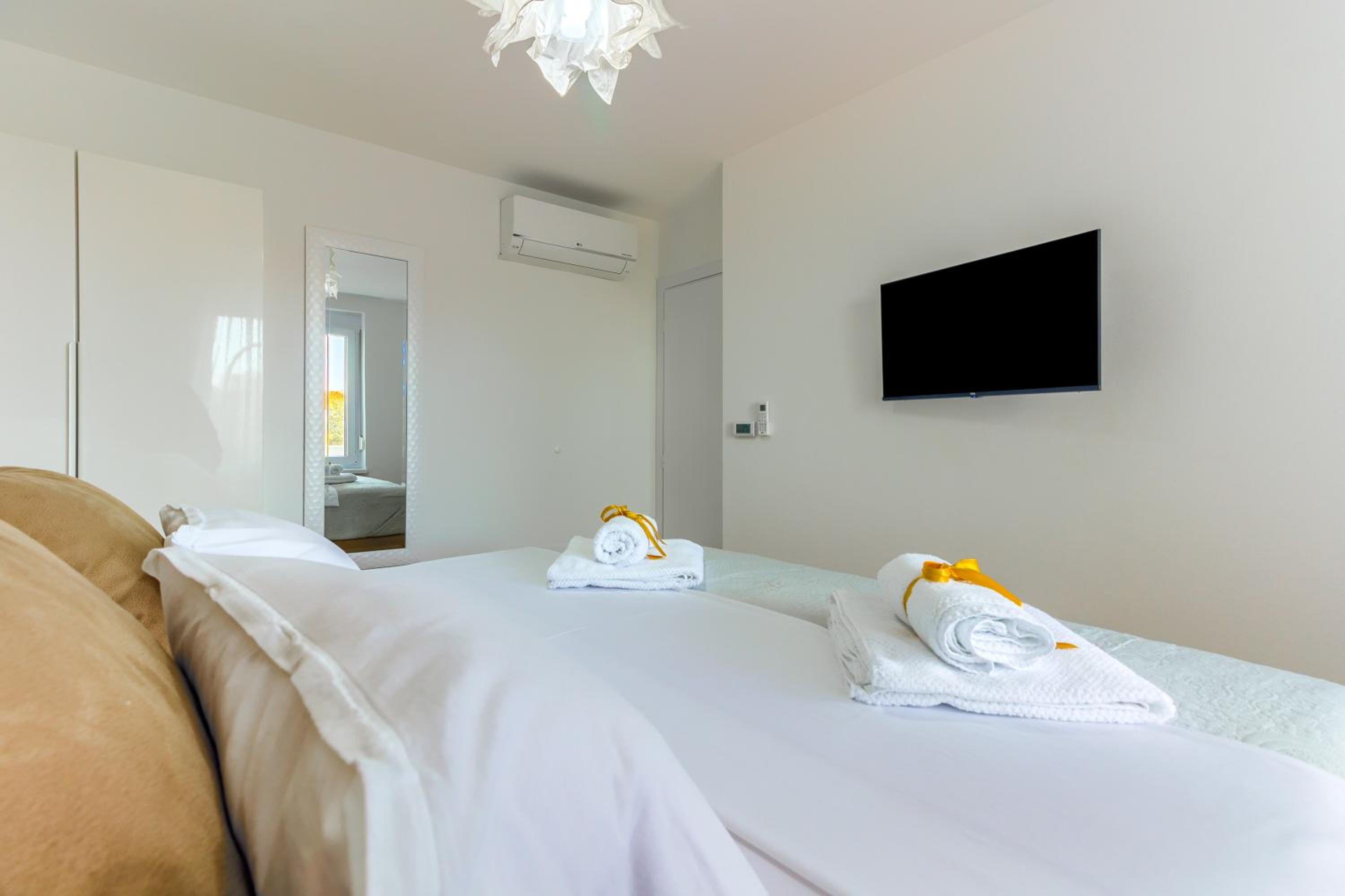 White Residence Luxury Apartment Bibinje
