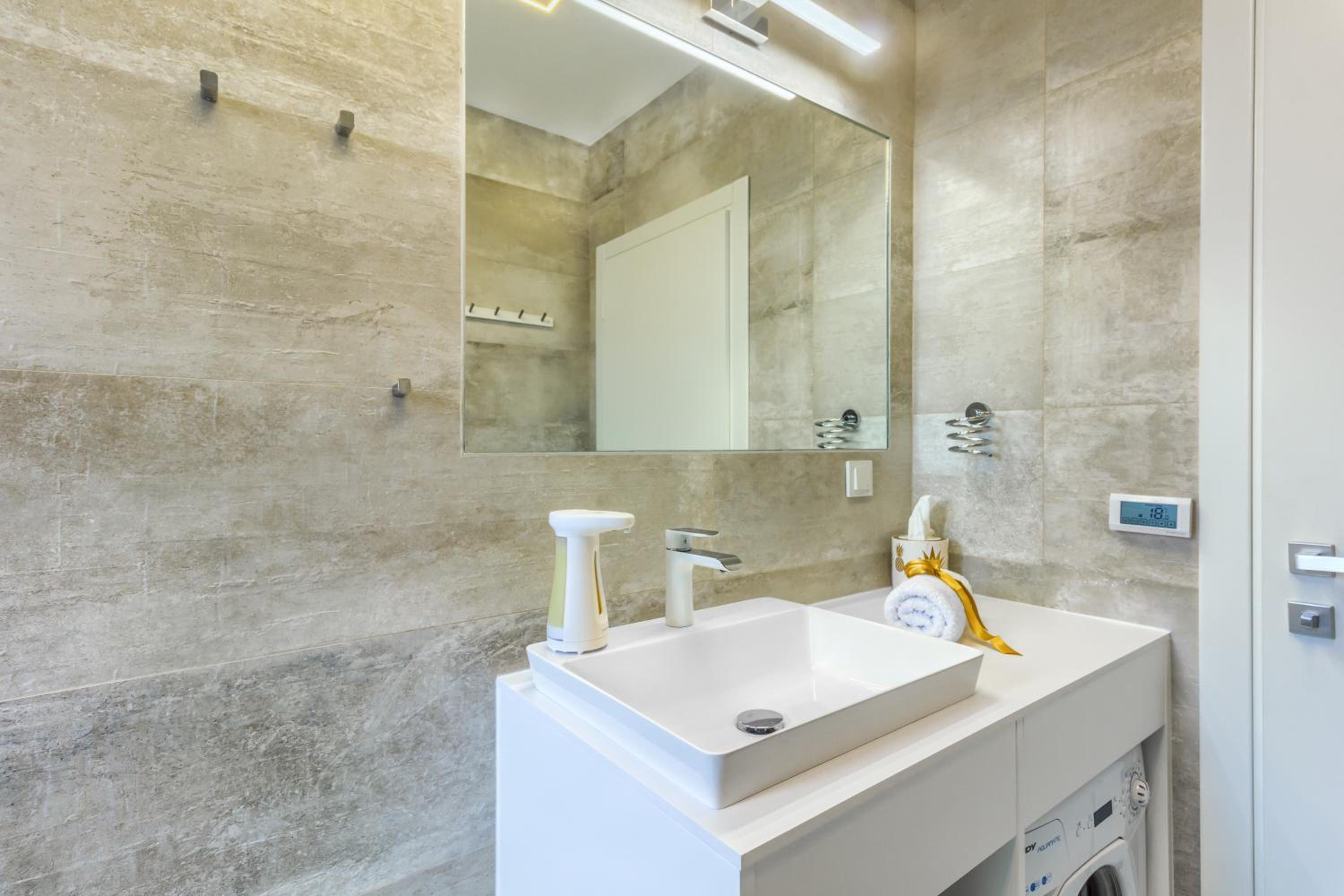 White Residence Luxury Apartment Bibinje