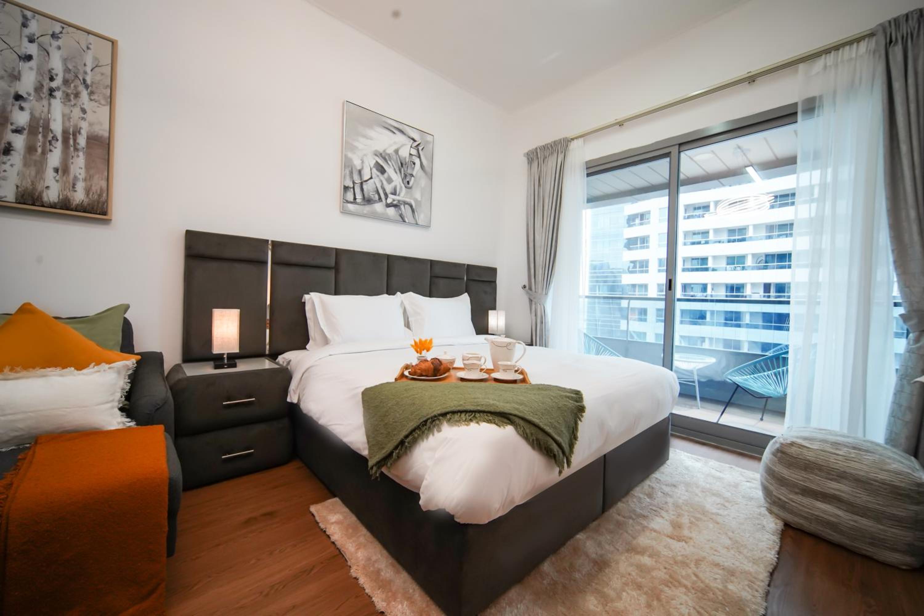 Luxury Studio Apartment Close to JBR Beach&Yacht Club&Metro-Available Airport Shuttle