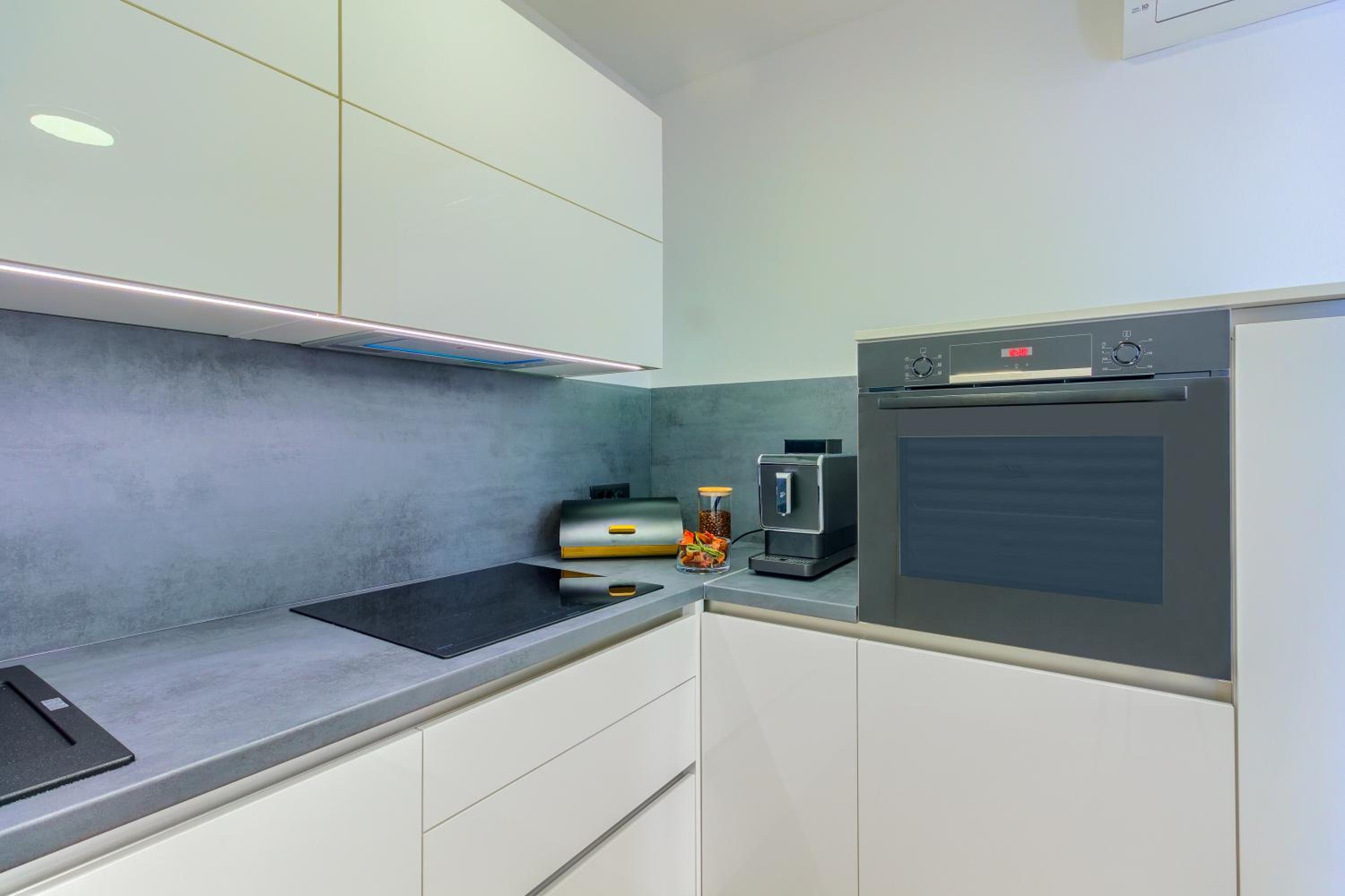 White Residence Luxury Apartment Bibinje