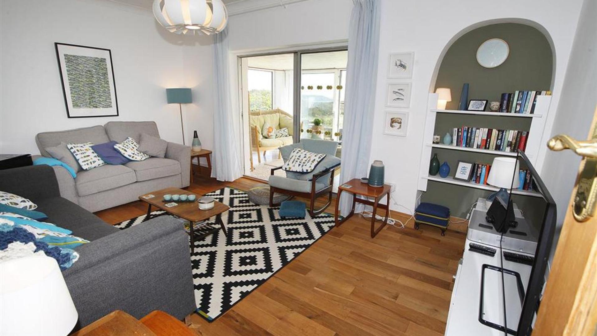 3 Bed in Overton oc-hh2103 view 2