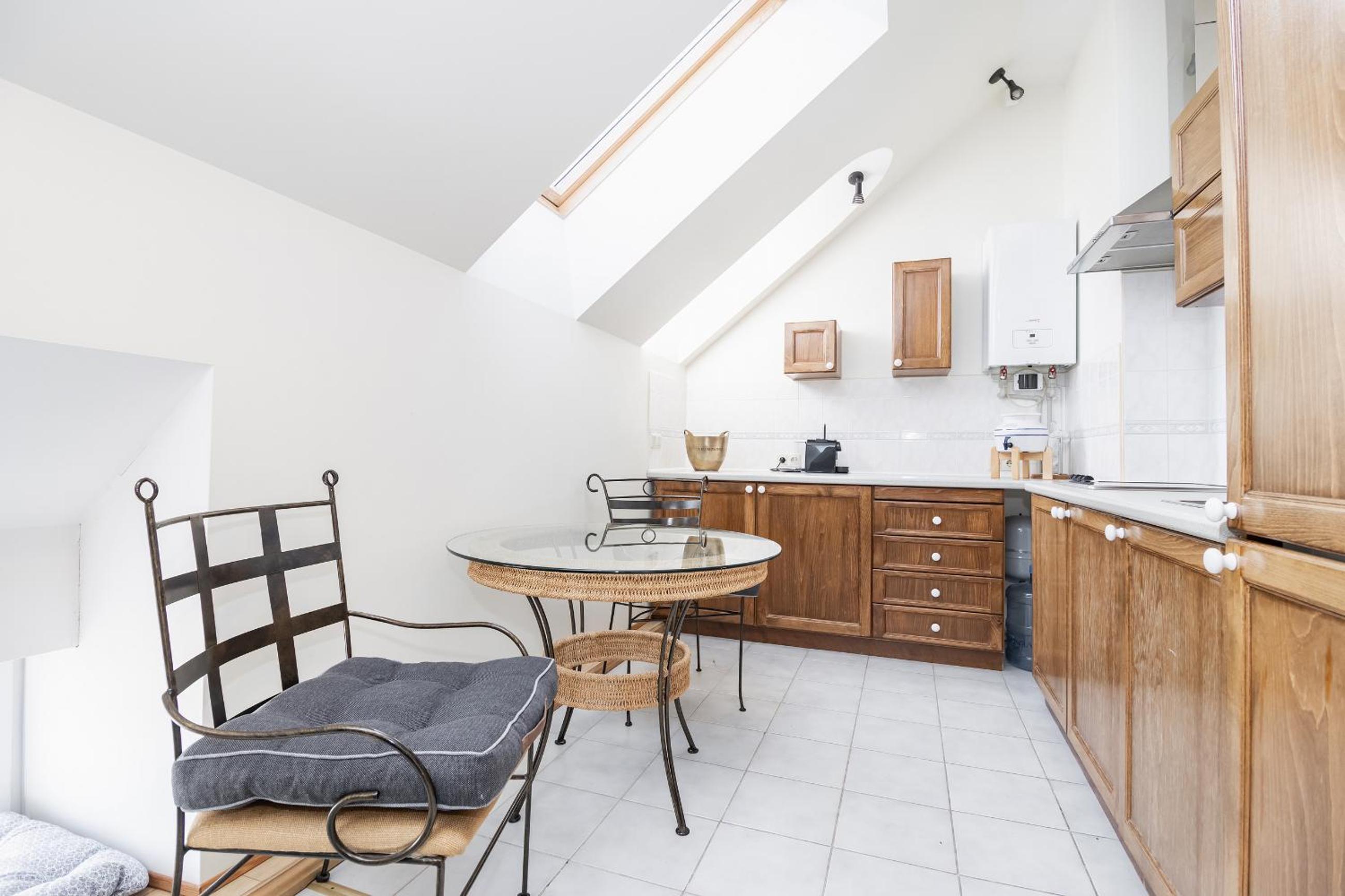 Beachfront Mansard One Bedroom Apartment in Historic Bath-House view 4