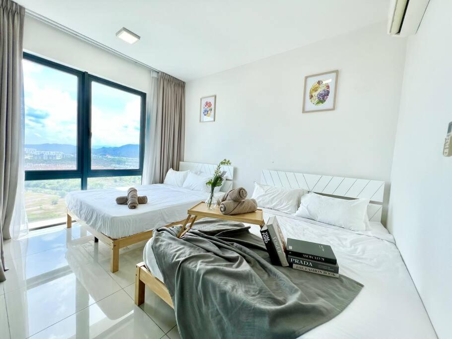 T1 Cozy 1-10Pax 2Room Trefoil Setia Alam Smart TV WiFi view 3