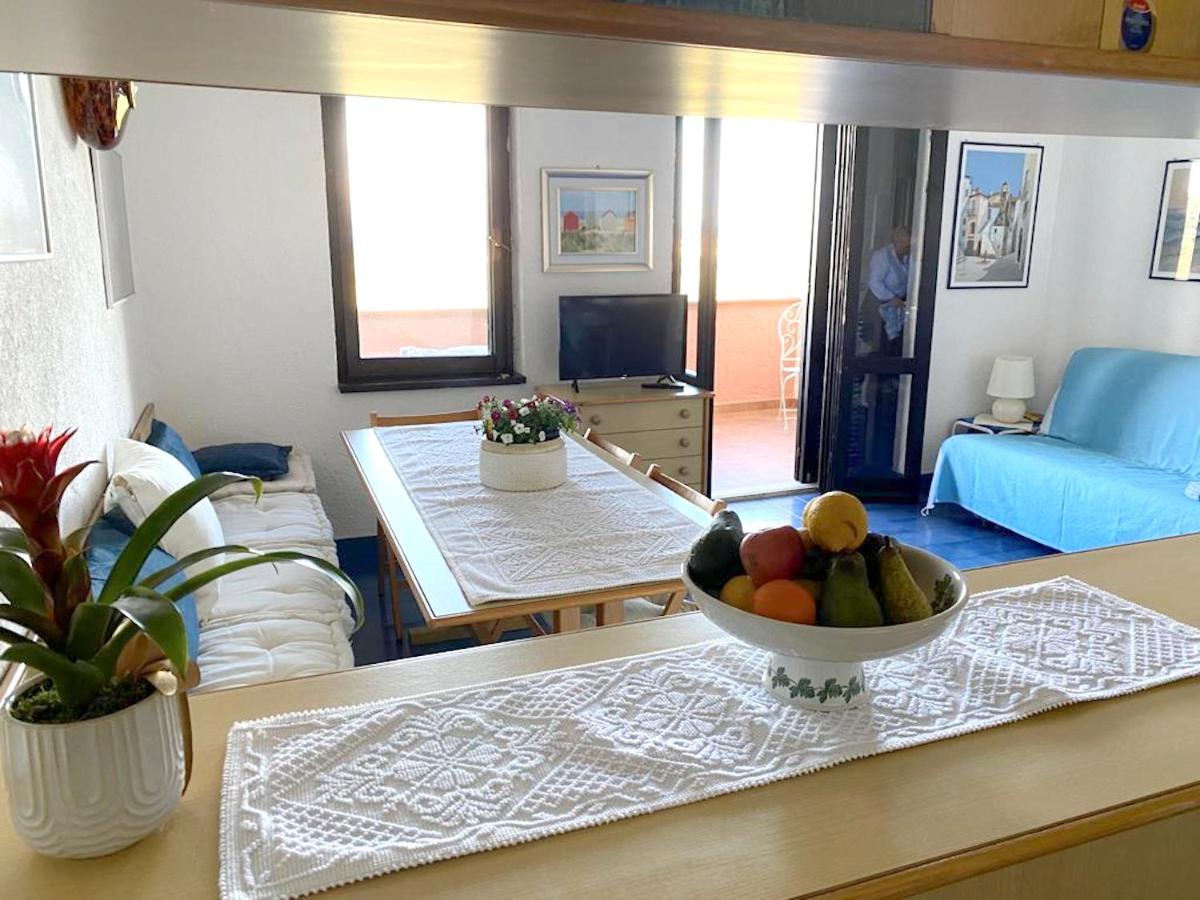 3 bedrooms appartement at Olbia 300 m away from the beach with sea view and enclosed garden