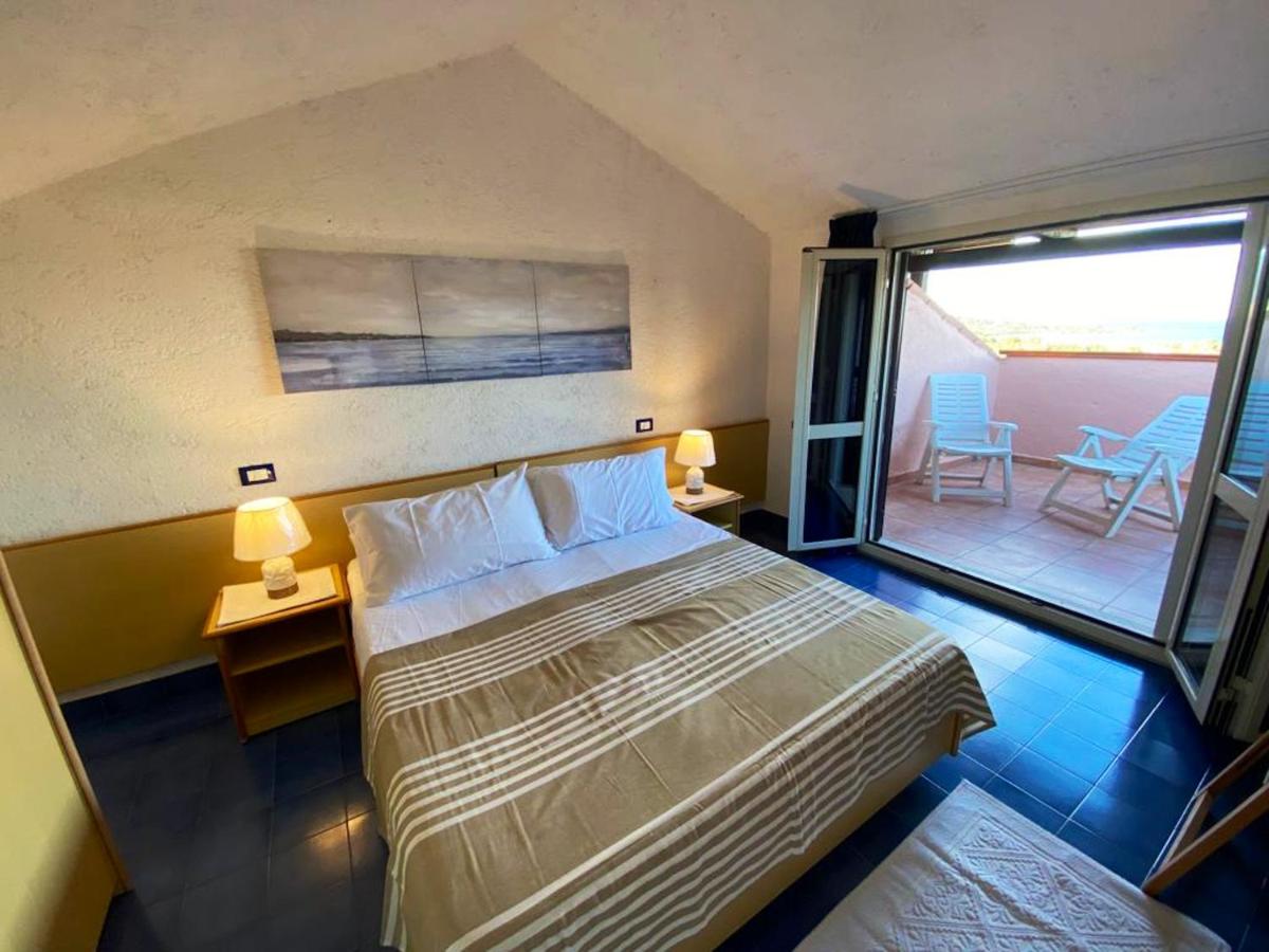 3 bedrooms appartement at Olbia 300 m away from the beach with sea view and enclosed garden