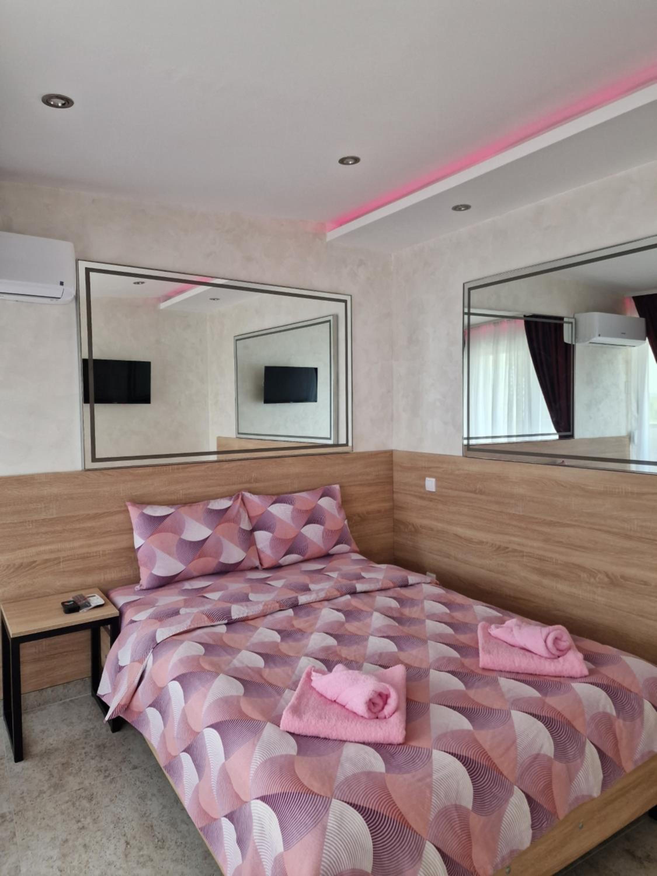Rooms Green Set
