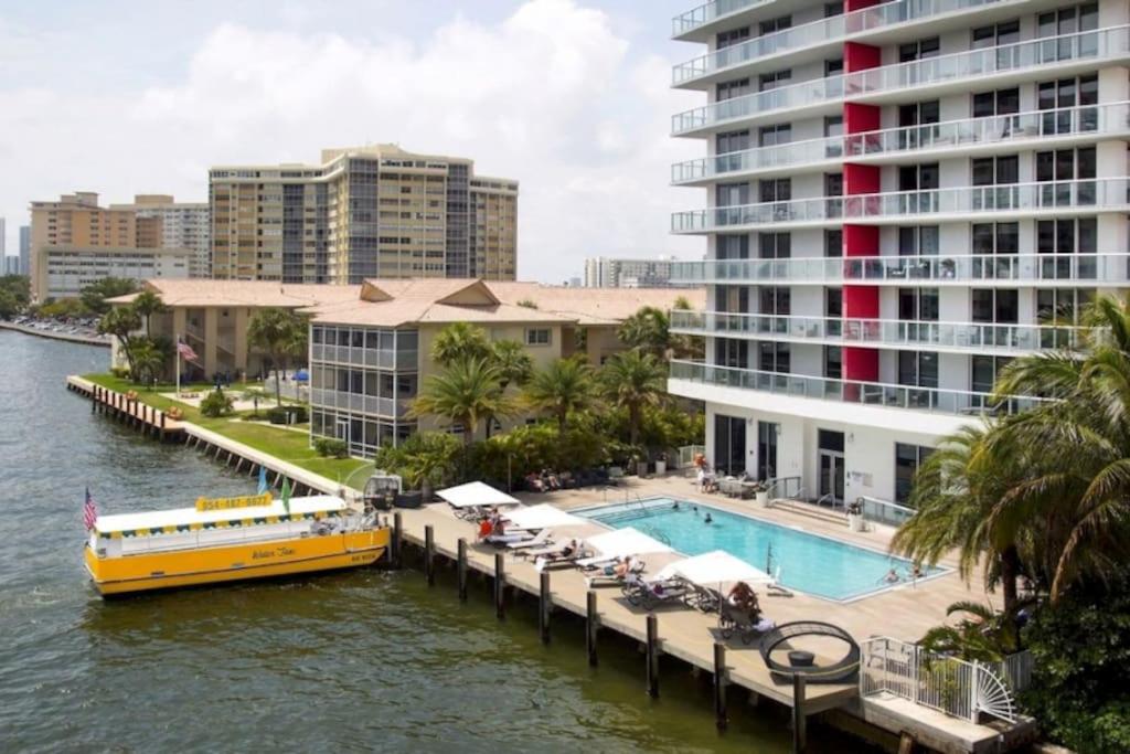 Your Coastal Studio, 2 Full Beds & Ocean Vibes view 3