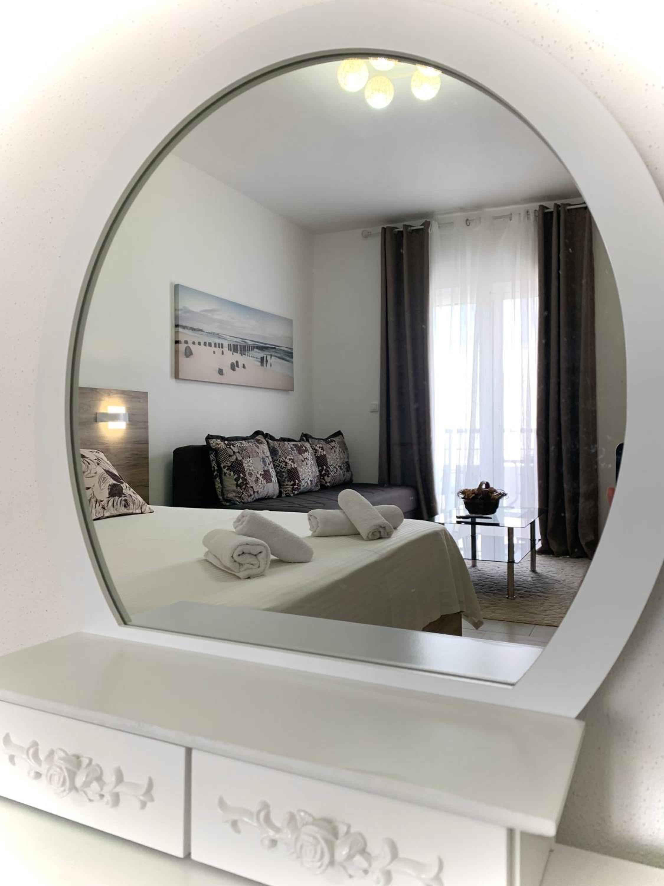 Apartmens Xhenis Lux view 5
