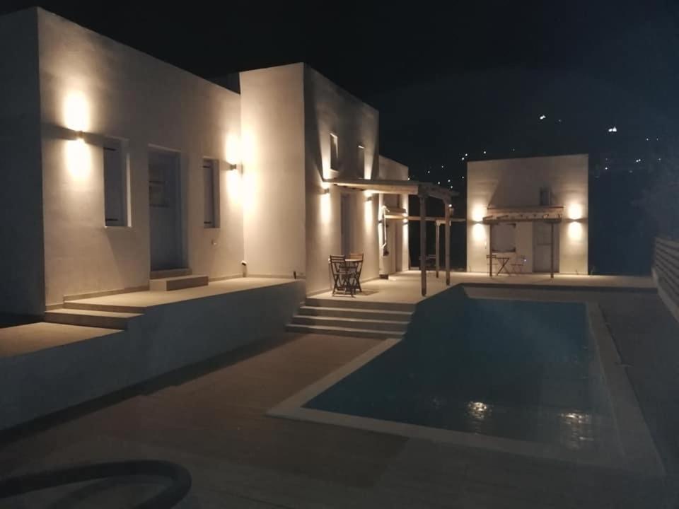 Ios Endless Blue Luxury Bungalows view 2