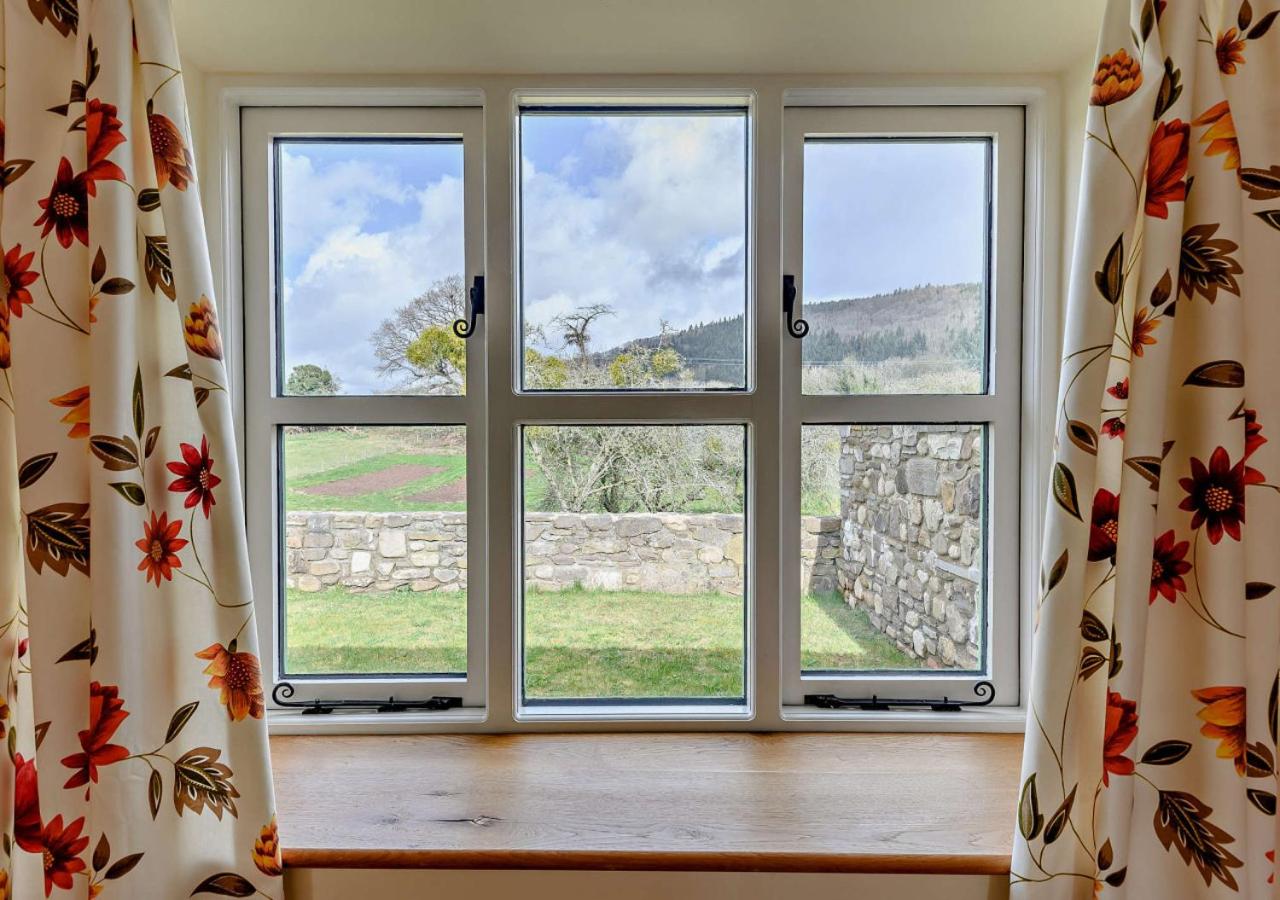 2 Bed in Gilwern oc-o27004