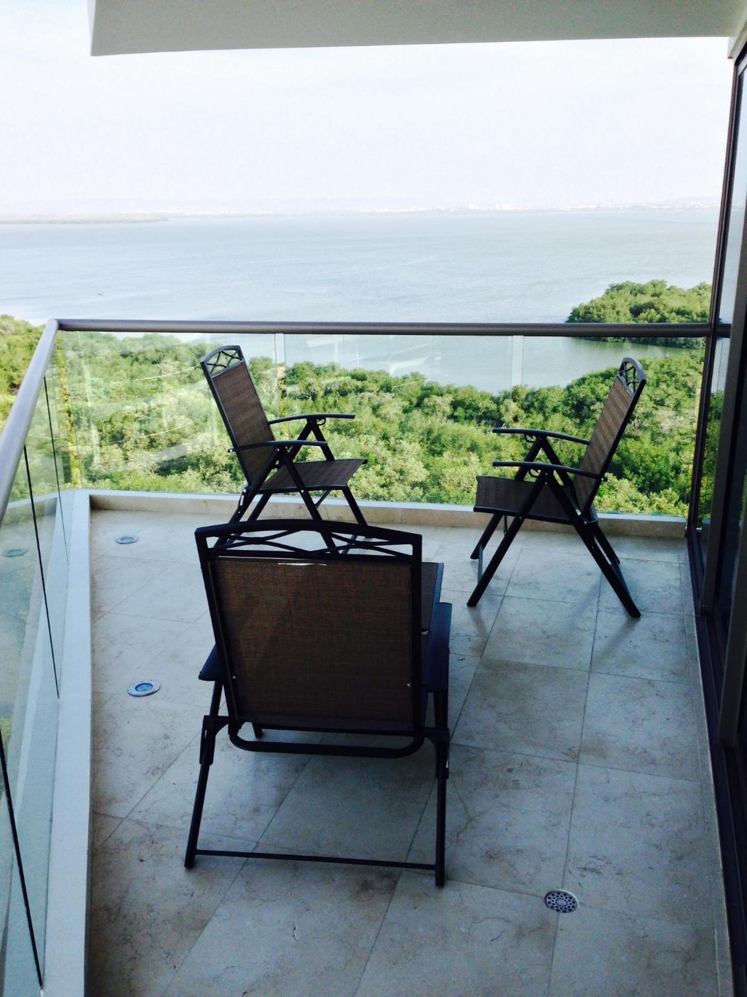 Beachfront Apartment at Radisson Hotel
