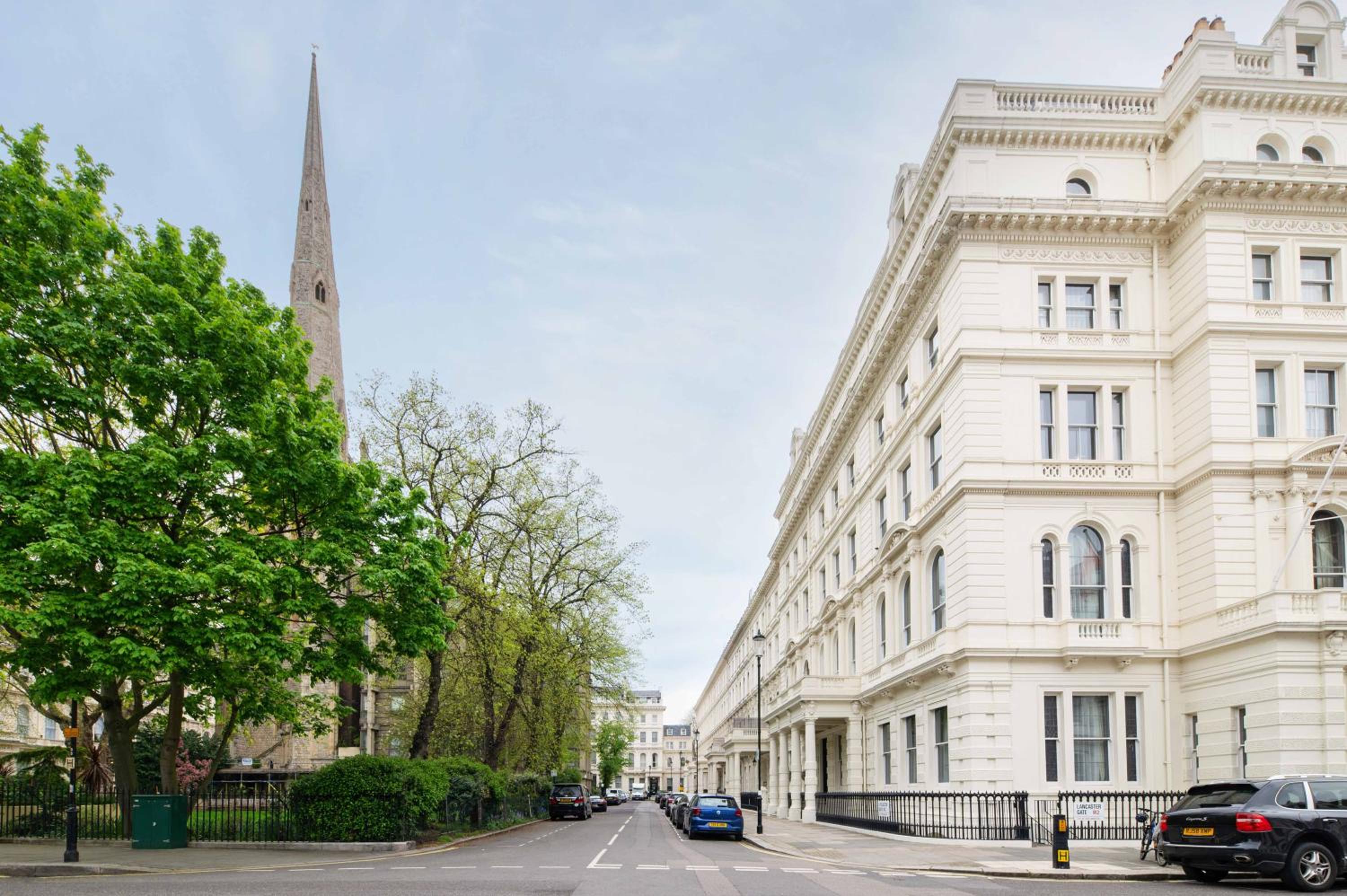 Elegant Art Deco whole apartment - walking distance to Holland Park, Hyde Park, Nottinghill, Kensington, Bayswater, Paddington