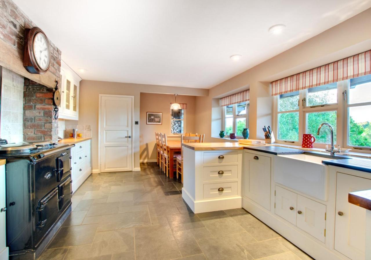 4 Bed in Builth Wells oc-bow197