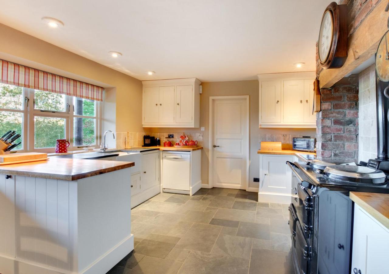 4 Bed in Builth Wells oc-bow197