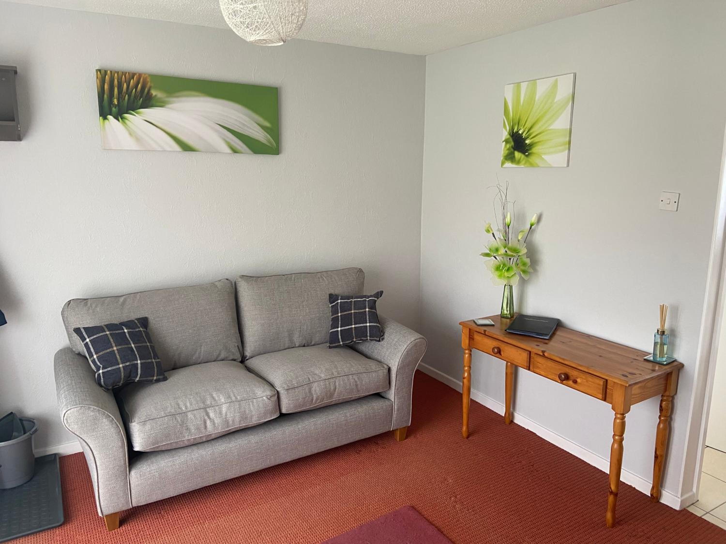 3 Bedroom House With Balcony Close To Beach view 2