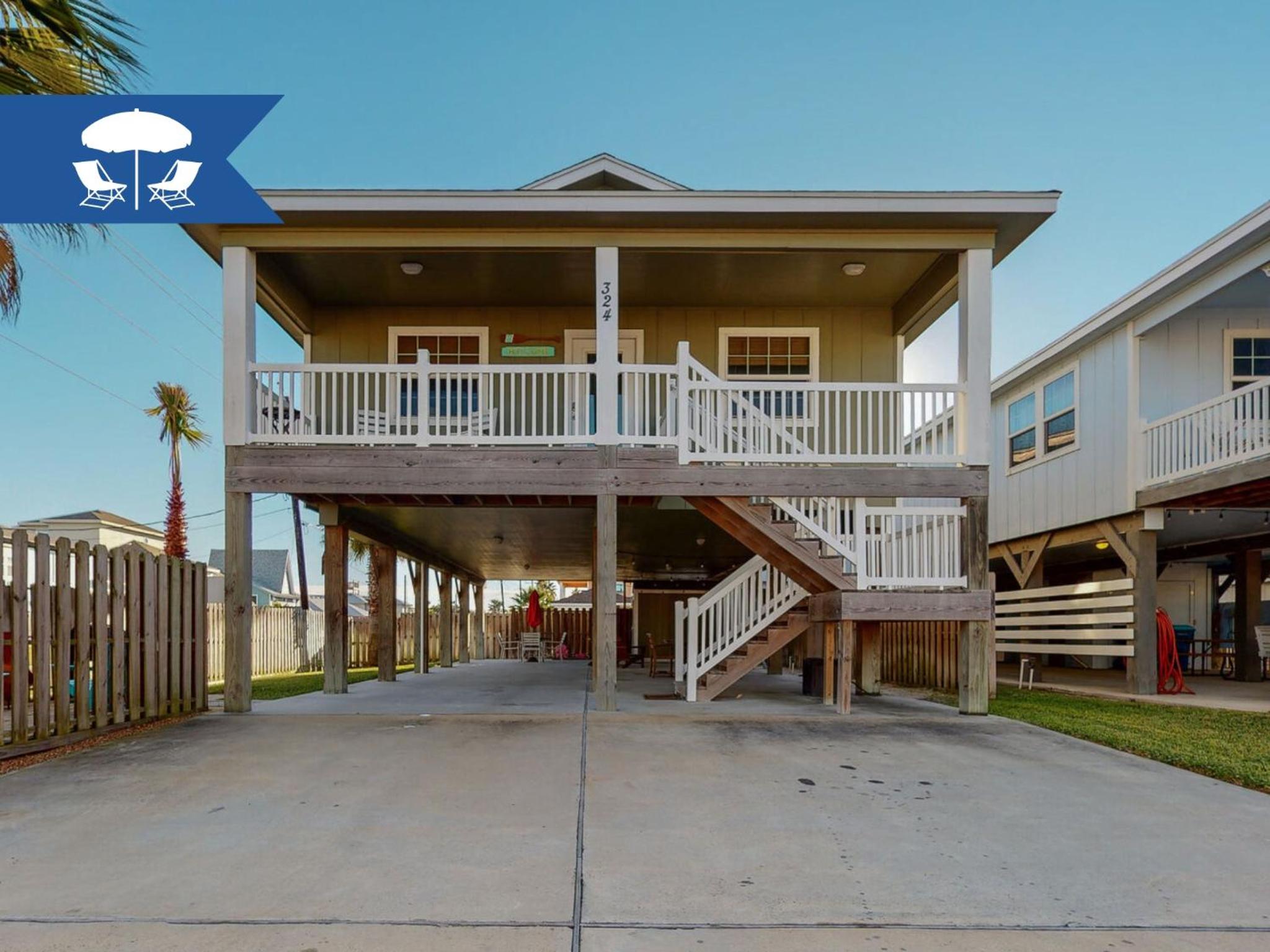 AJ324 In Town, Close to Beach, Ample Parking for Vehicles & Watercraft view 2