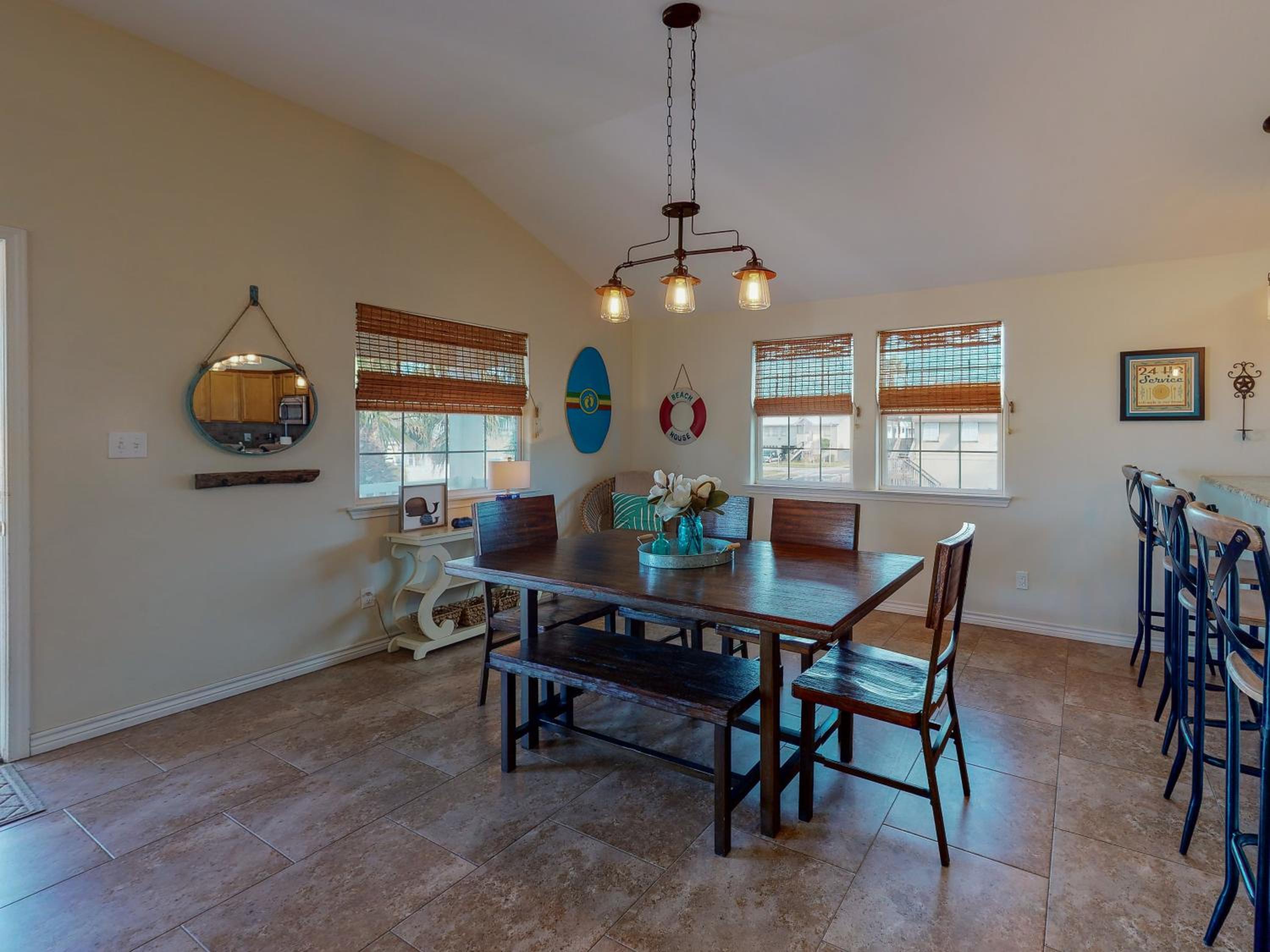 AJ324 In Town, Close to Beach, Ample Parking for Vehicles & Watercraft view 4