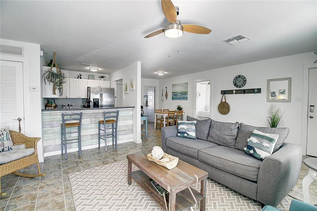 EC204 Newly Renovated, 2 Bedroom Second Floor Condo, Shared Pool & Grill, Boardwalk view 3