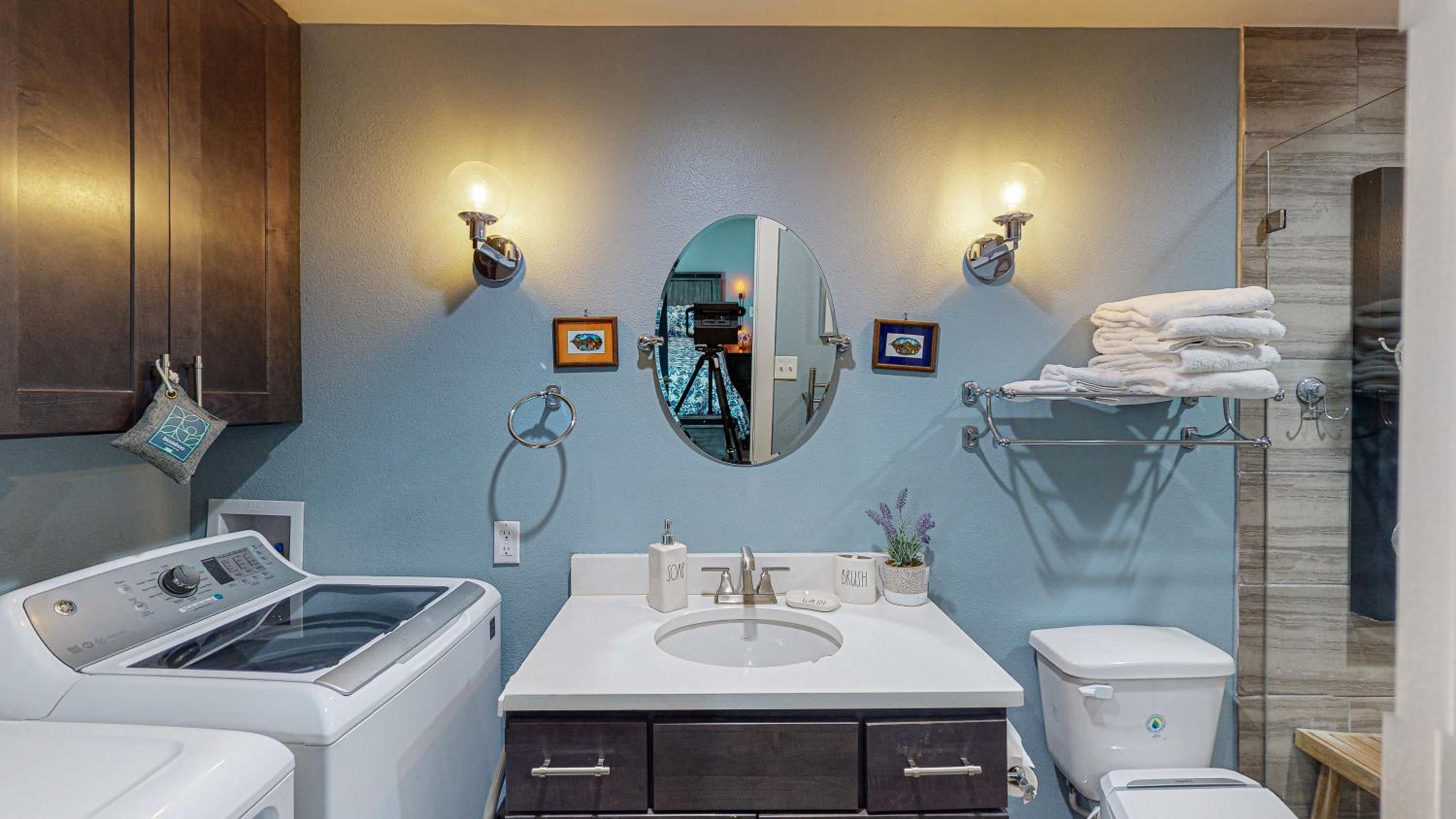 EC203 Newly Remodeled, One Bedroom, Second Floor Condo, Shared Pool, Grills and Boardwalk view 5